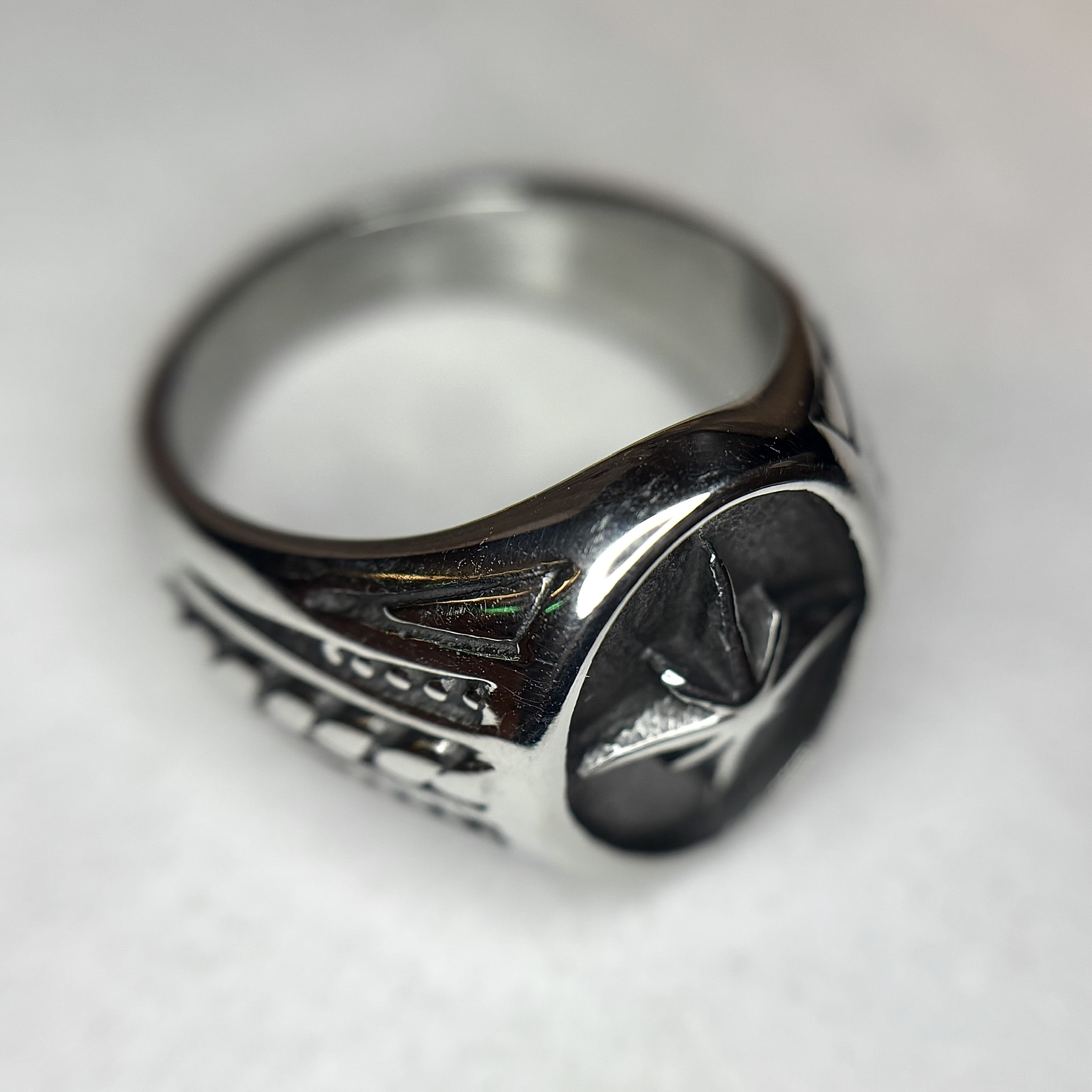 Nhẫn kiểu sao titan mạ nền đen size 8_thumbnail_1