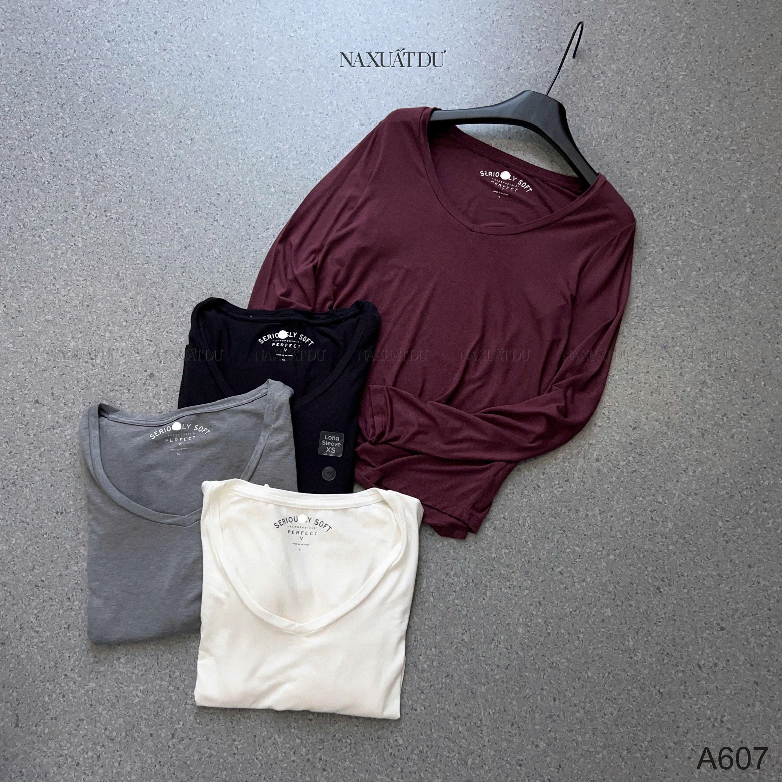 Áo tay dài cổ tim 