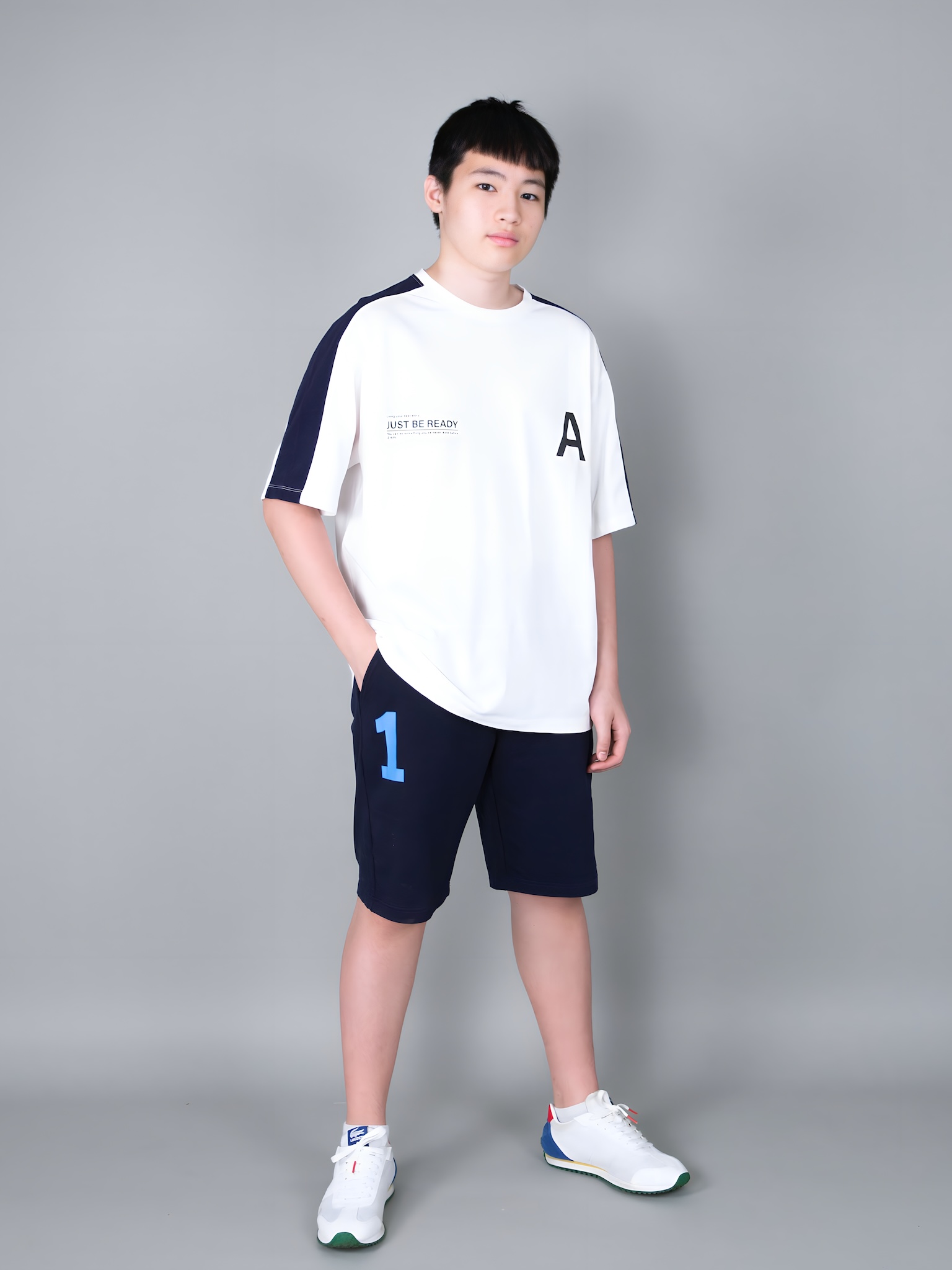 Áo phông bé trai dáng rộng màu trắng phối navy in chữ A_thumbnail_4