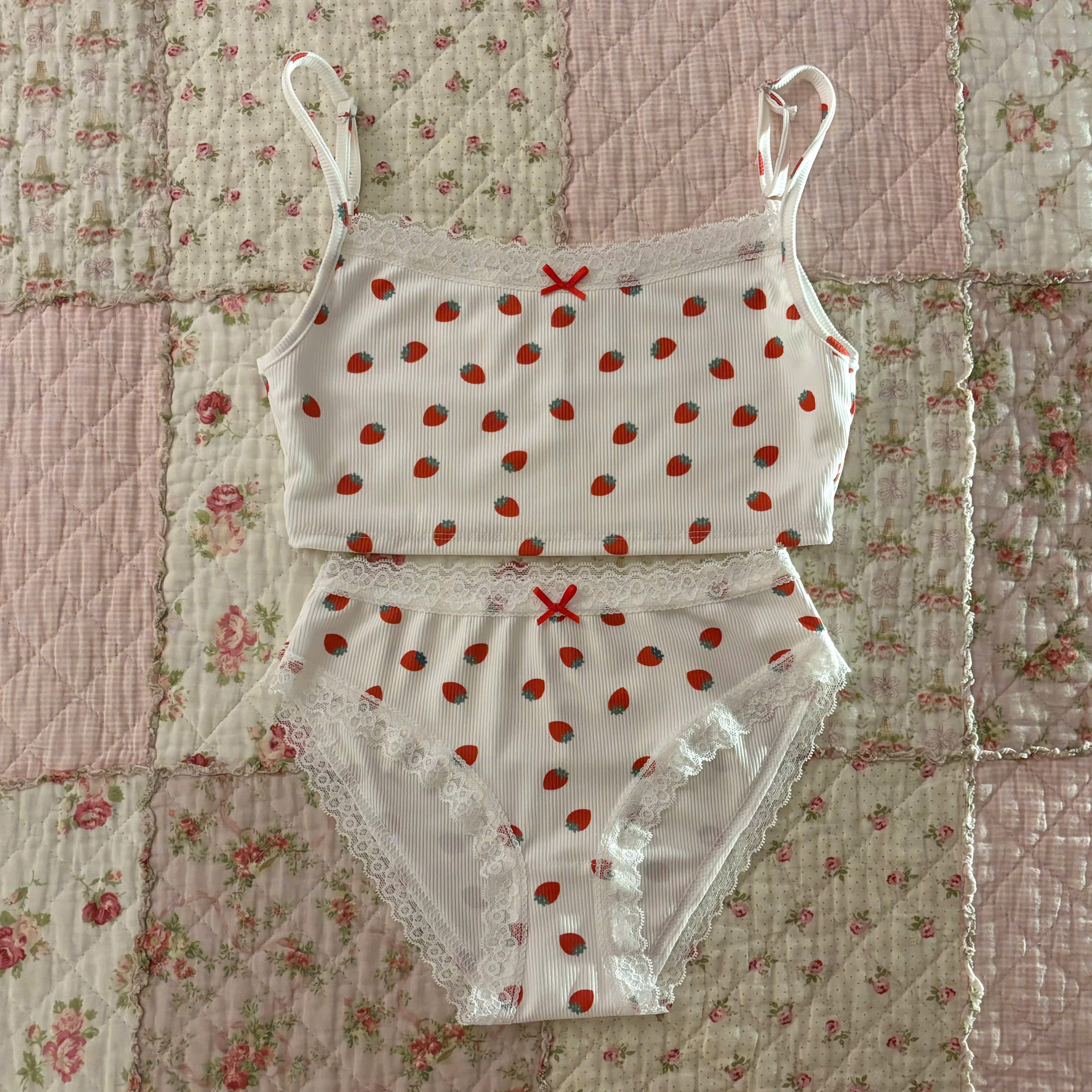 UNDIES IN STRAWBERRY