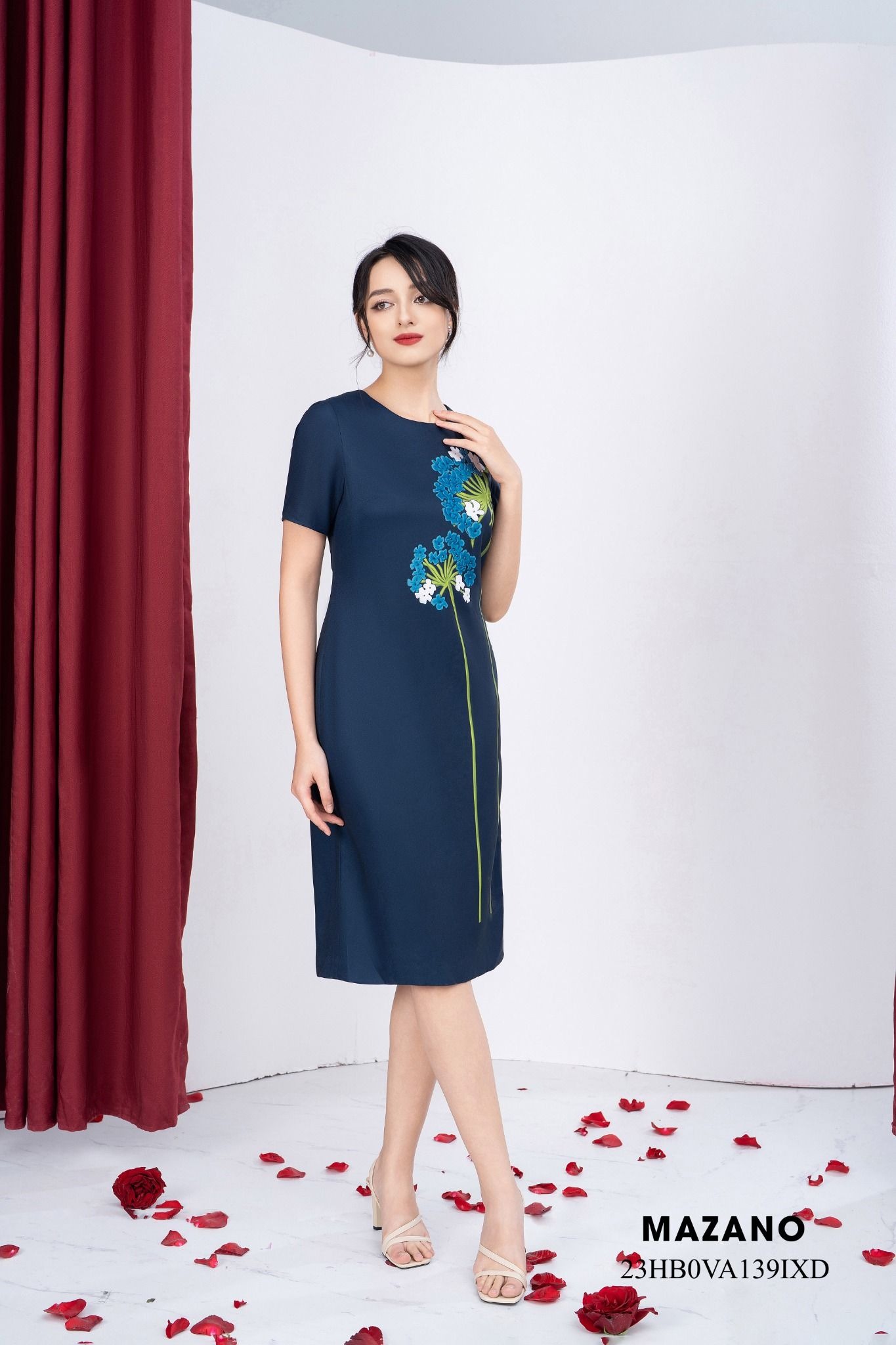 Đầm suông xanh in hoa bồ công anh