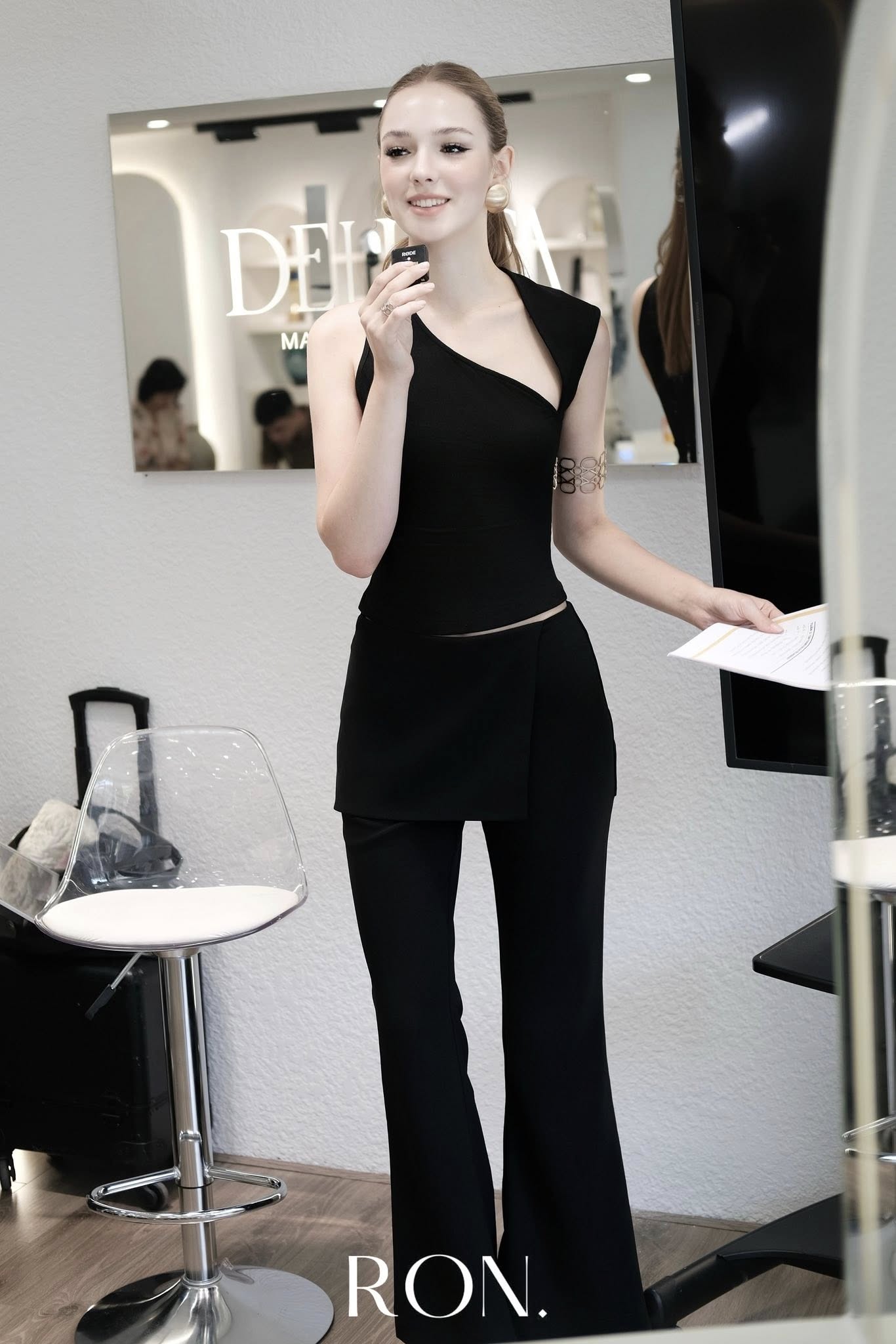 Quần loe vạt váy