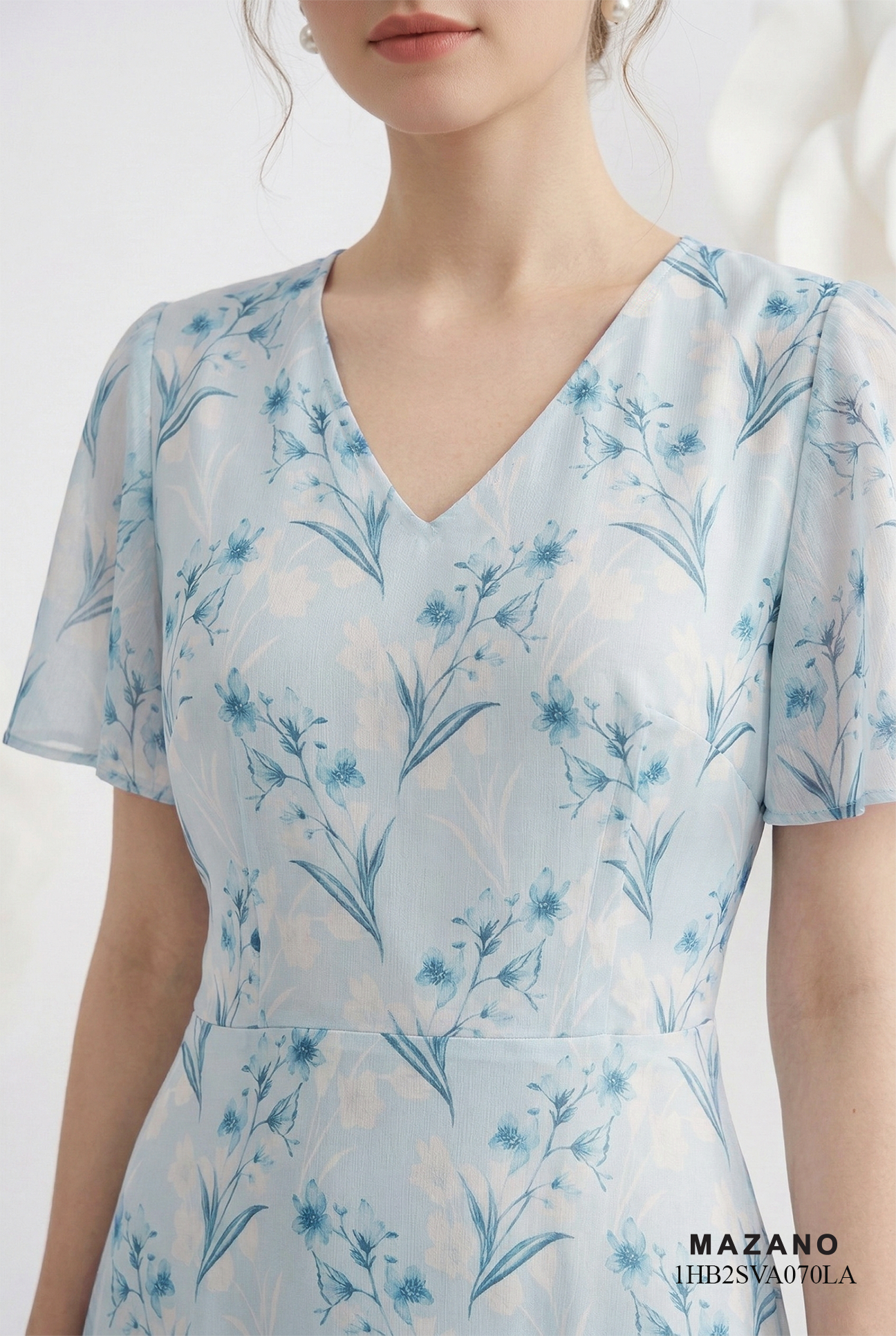 Đầm voan dày in hoa xanh nhạt dáng ôm chân rủ cổ V tay ngắn thiết kế MAZANO_thumbnail_4