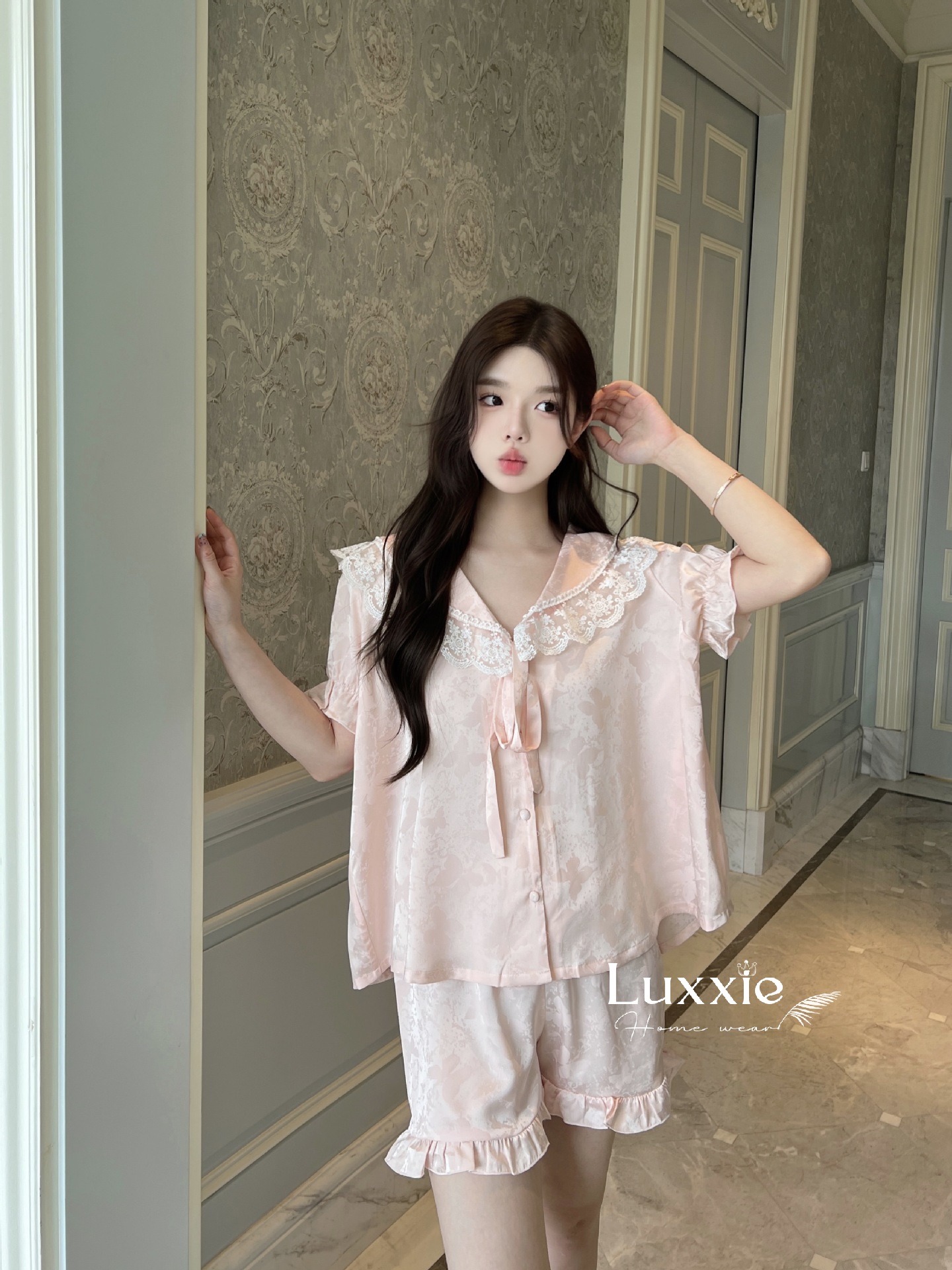 N108C Pijama lụa gấm hoa cổ ren trắng buộc nơ cộc đùi_thumbnail_4