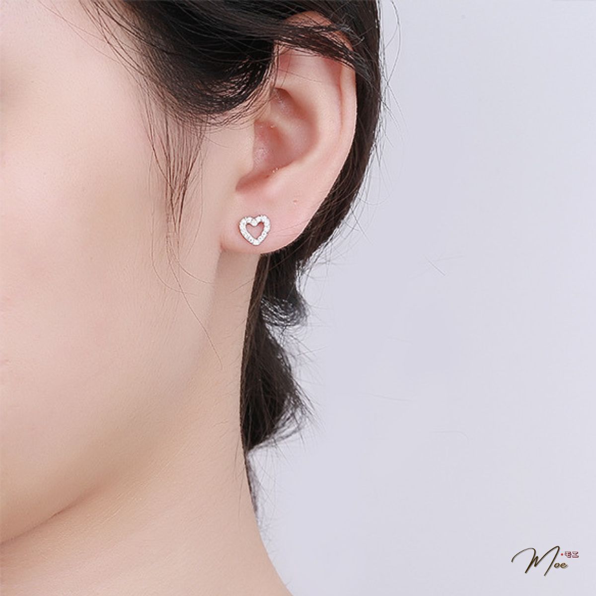 K256 - Khuyên tai trái tim viền đá điệu đà_thumbnail_2