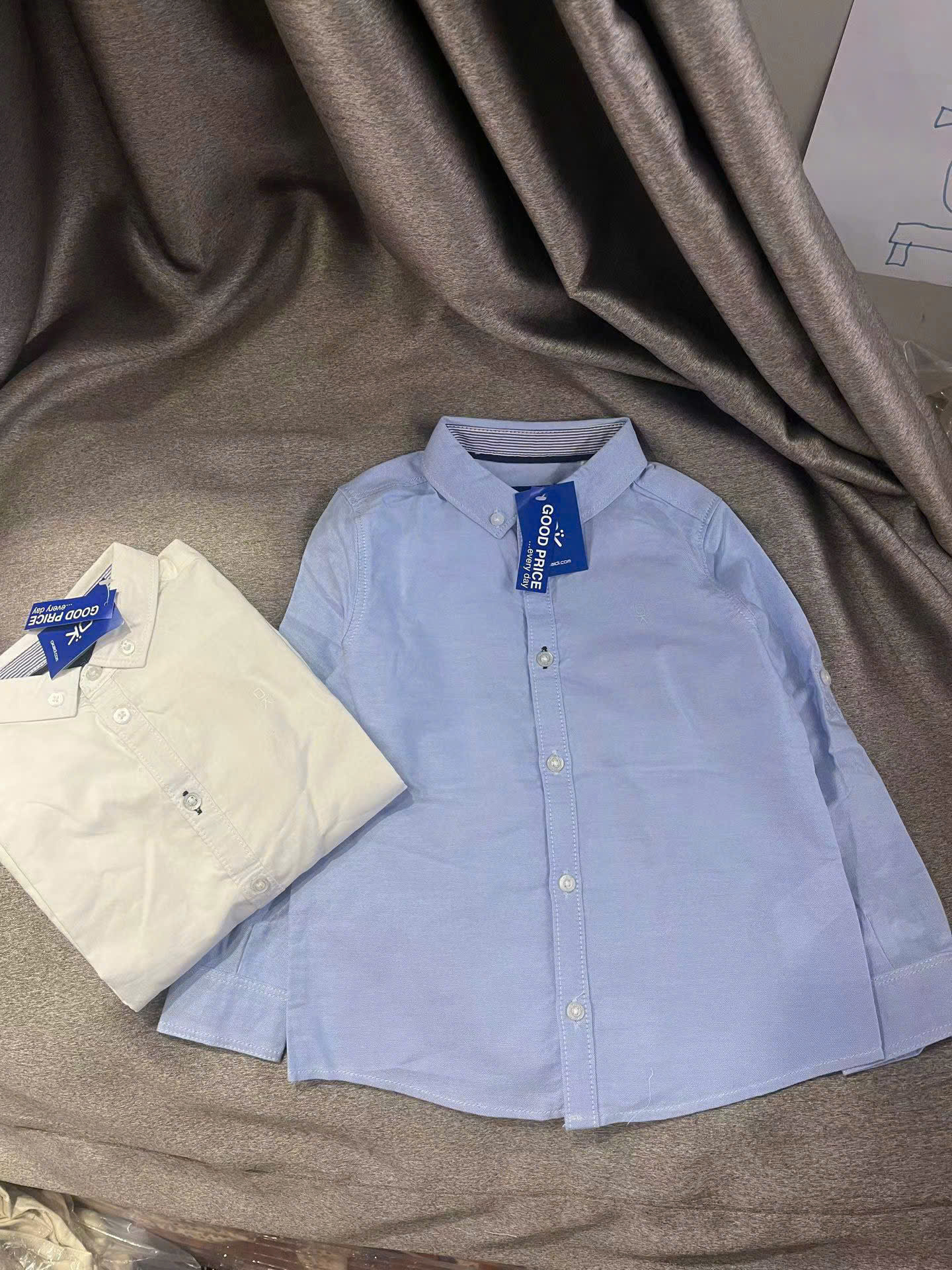 E8 Áo somi tay dài bé ( TRẮNGG )