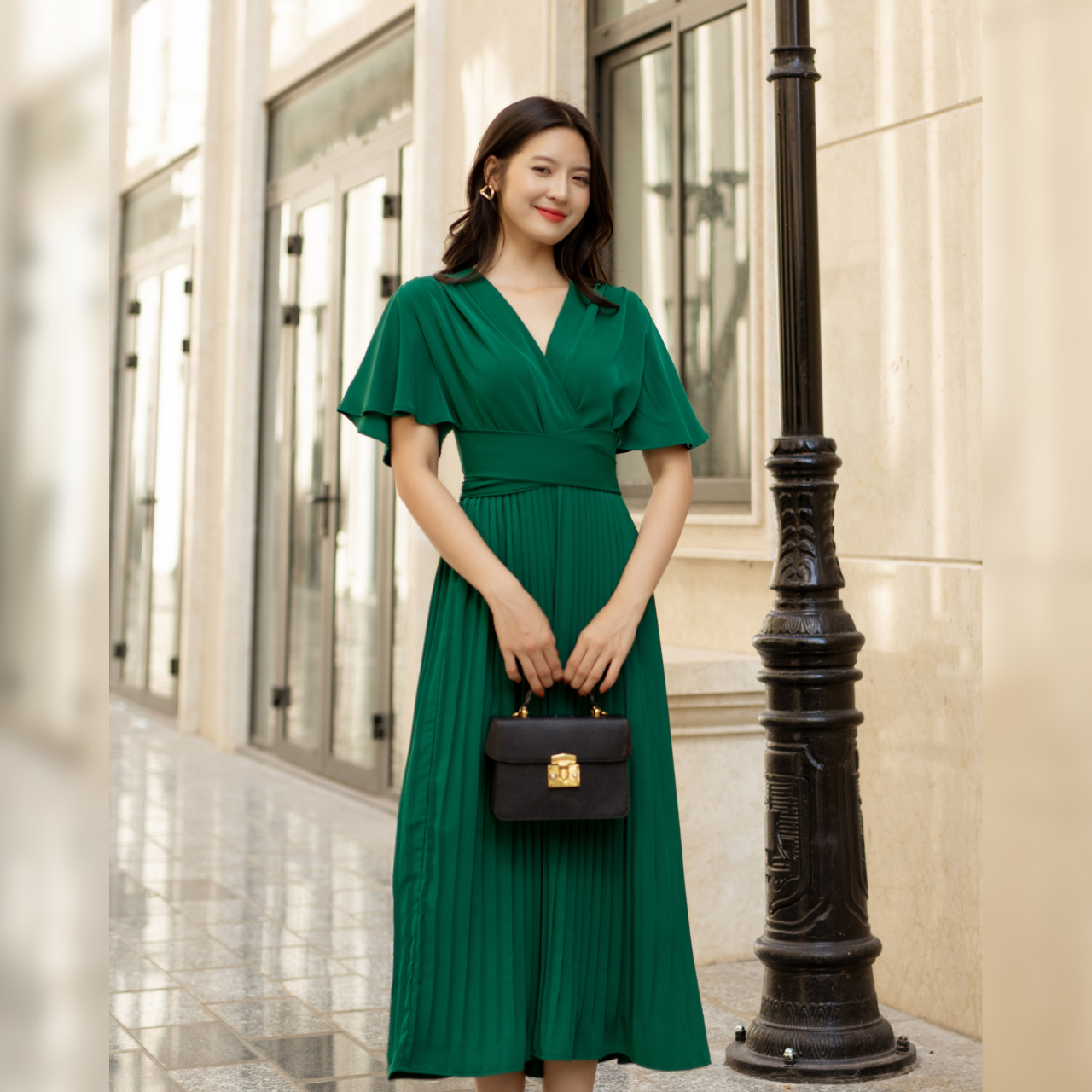 Váy xòe xếp ly cổ V tay cánh tiên_thumbnail_6