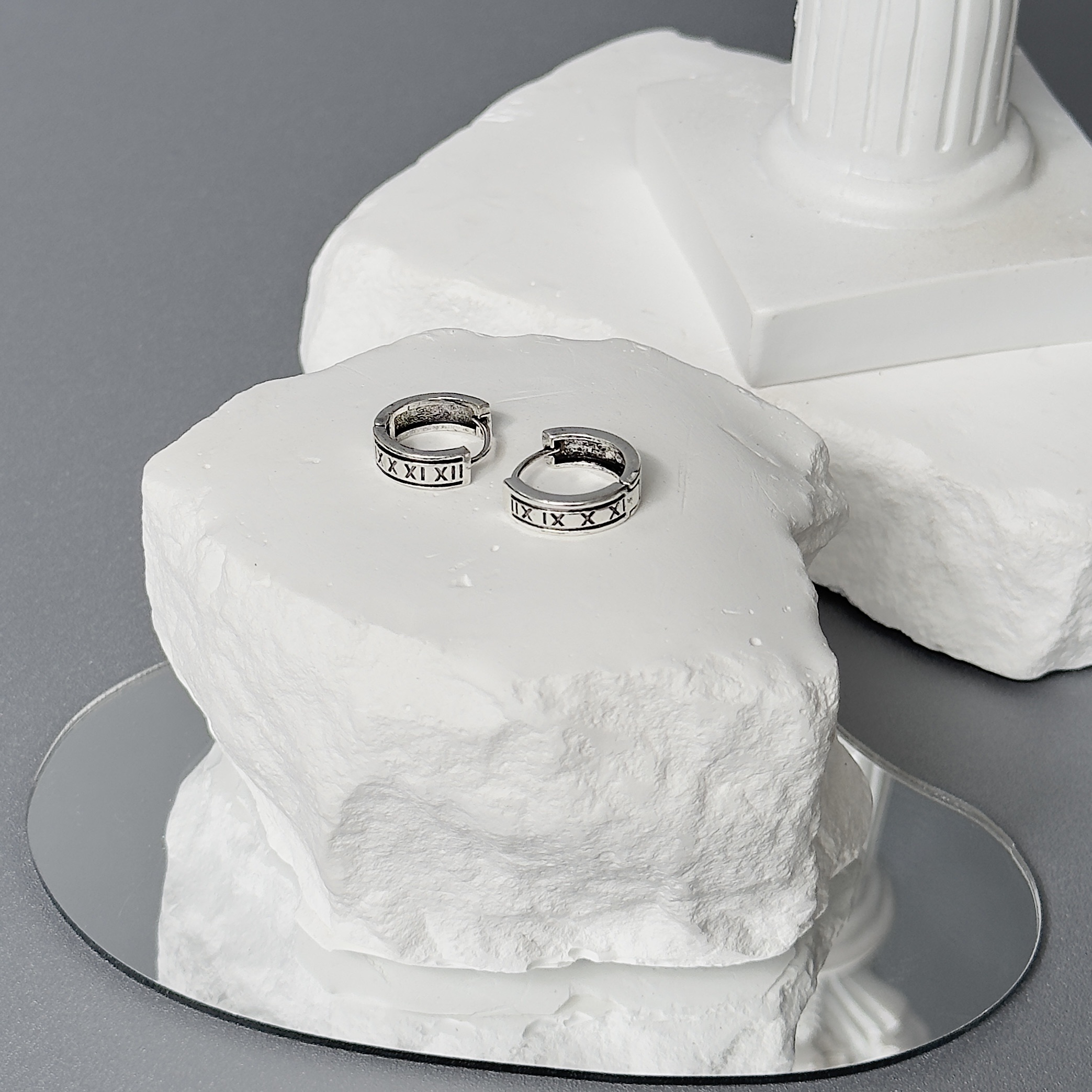 Roman Numerals Earring_thumbnail_4