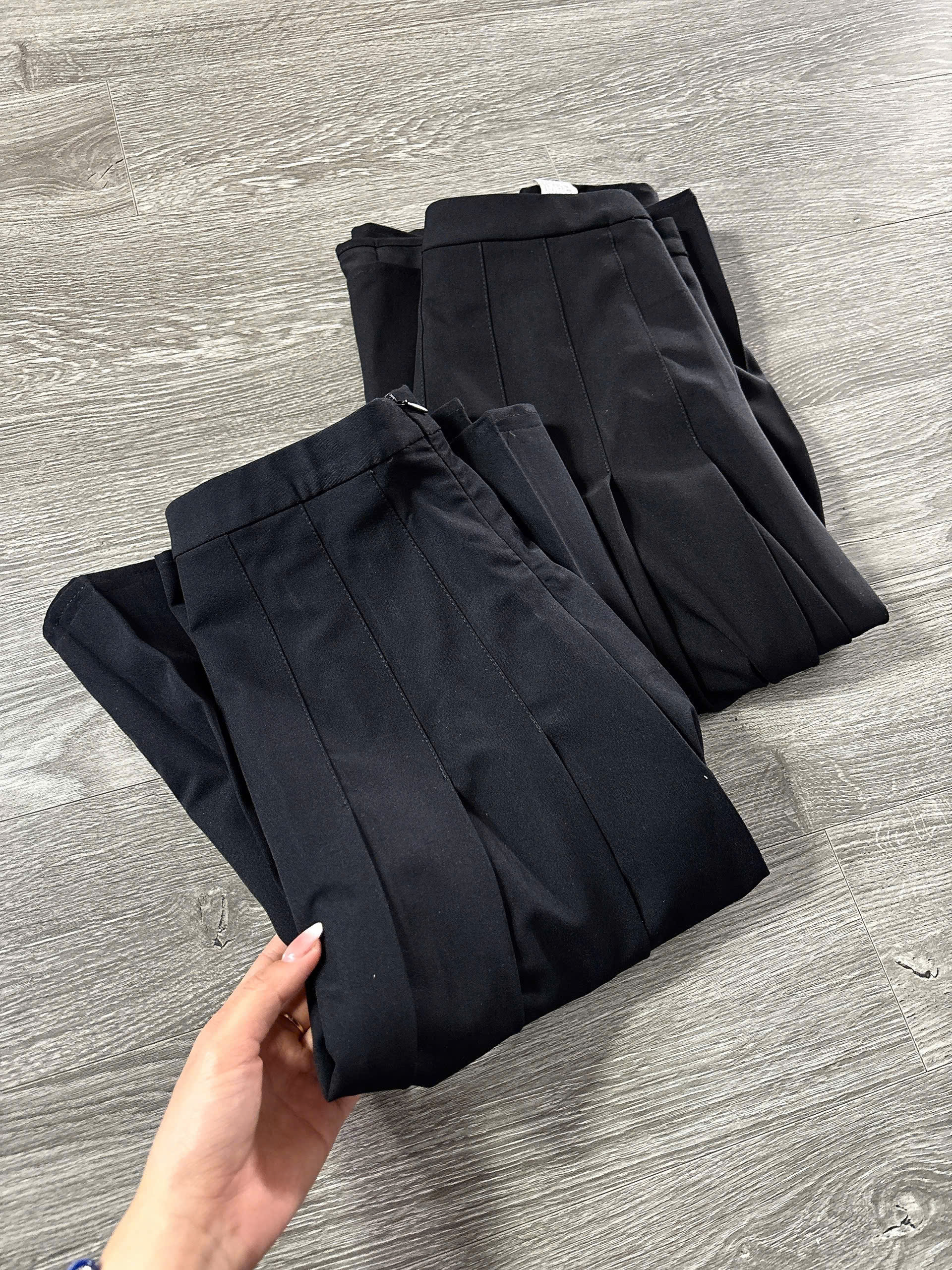 H54 CHÂN VÁY XẾP LY ĐEN_thumbnail_5