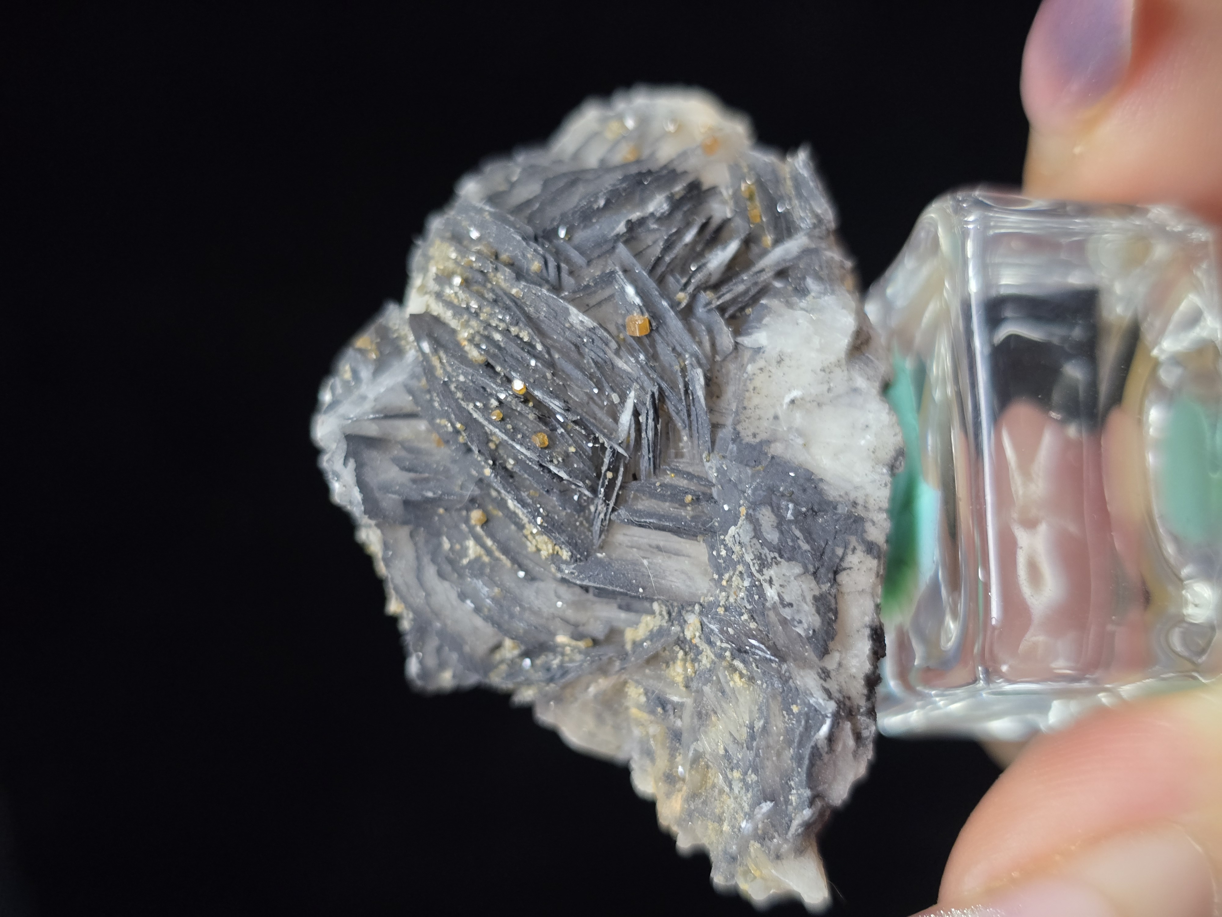 Vanadinite cộng sinh trên Barite - Xuất xứ Morocco_thumbnail_9