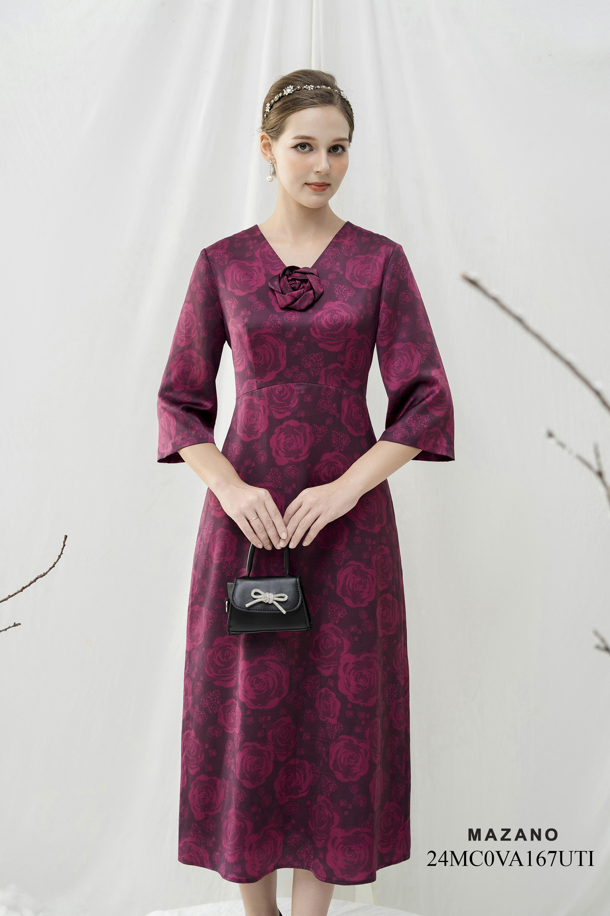 Váy Đầm Ôm Vải lụa dày Hoạ tiết hoa hồng cách điệu Đính hoa thủ công Cổ V Tay lỡ Dài qua bắp chân