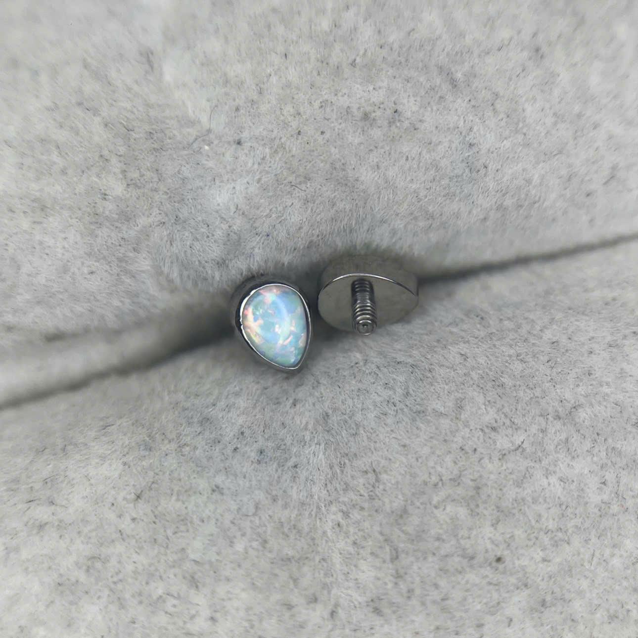 charm cấy titan đá opal trắng xanh giọt nước_thumbnail_2