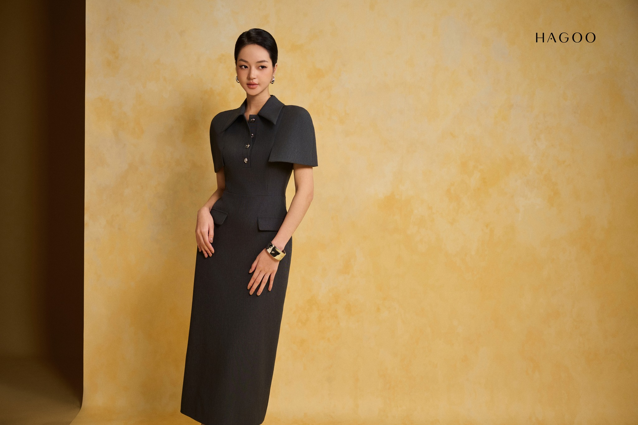 Váy trùm vai bổ trụ khuy đồng HAGOO_thumbnail_4