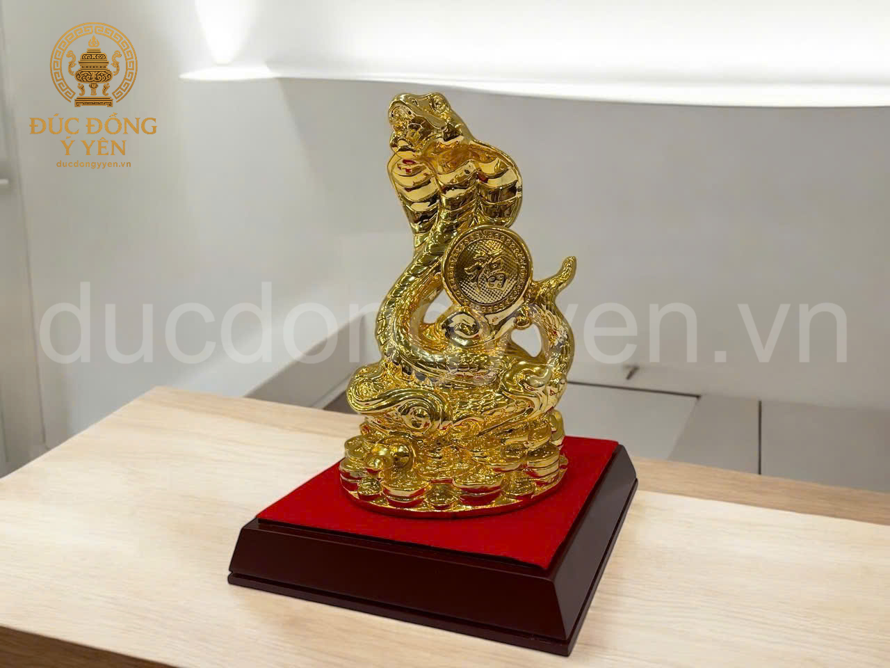 Tượng rắn mạ vàng _thumbnail_1