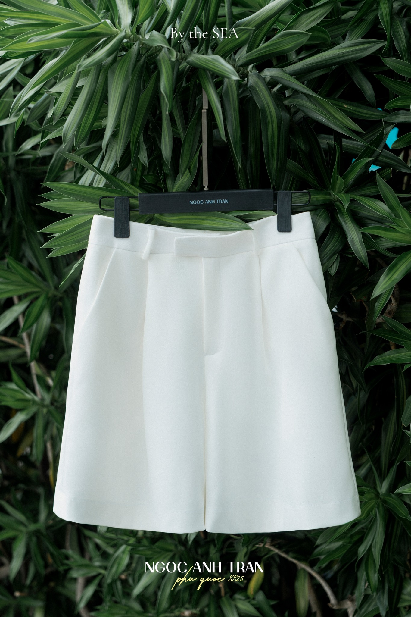 Q041 - Quần sooc trắng Phú Quốc