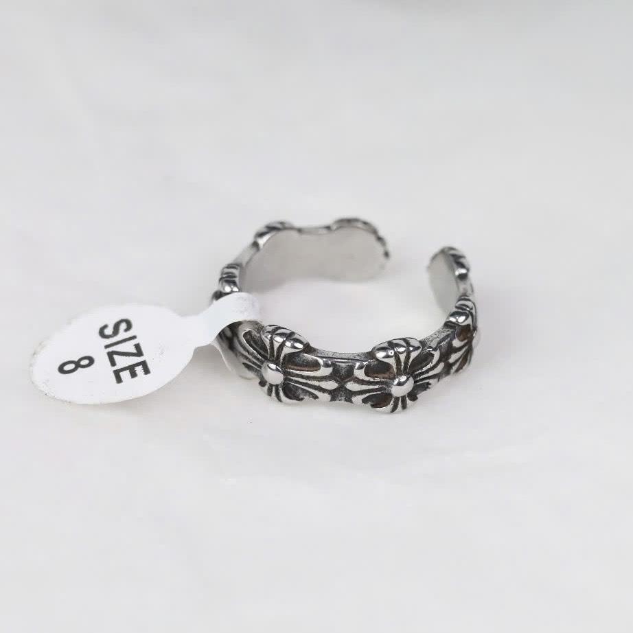 Nhẫn titan chrome heart hoa gothic