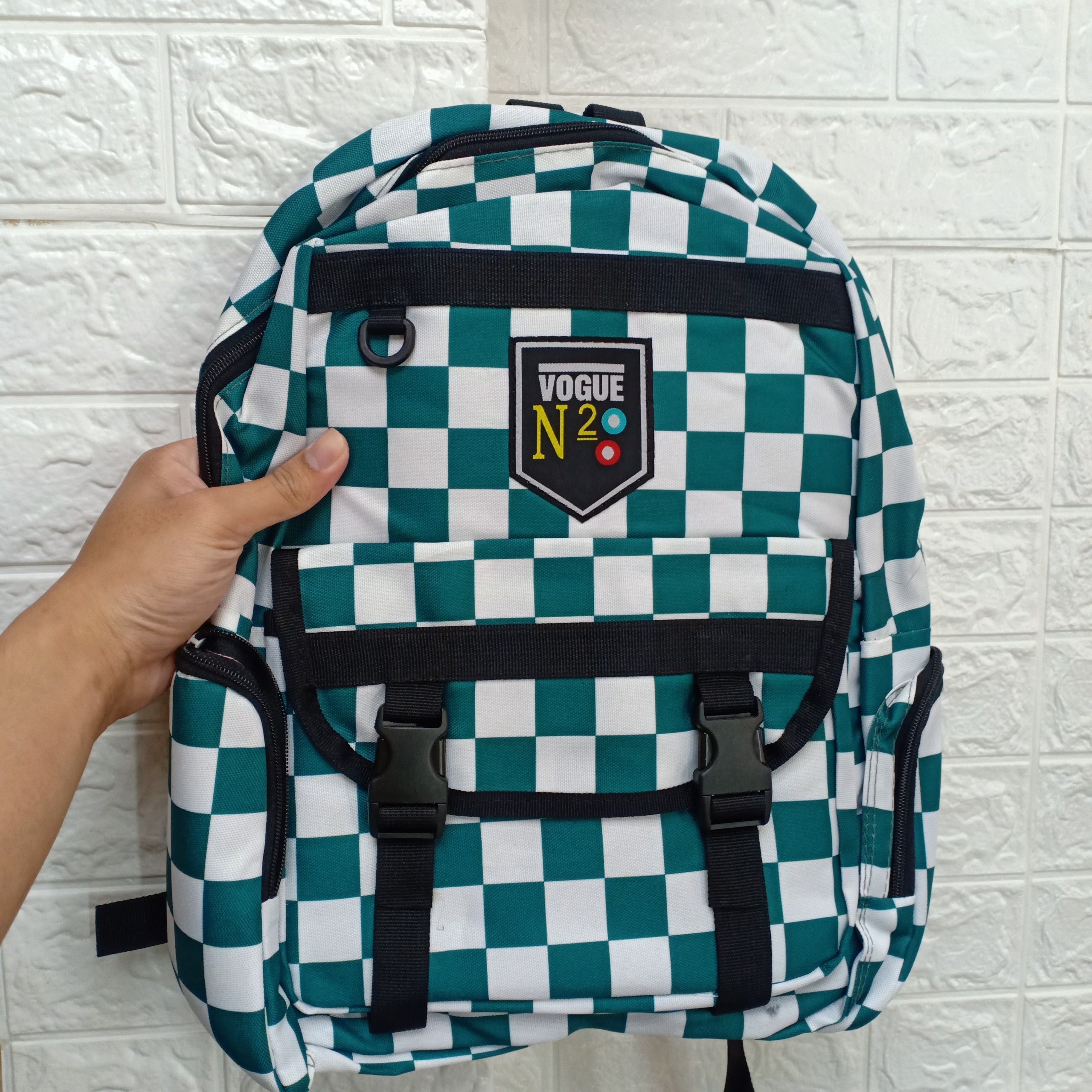 BL862 - JMP_thumbnail_3