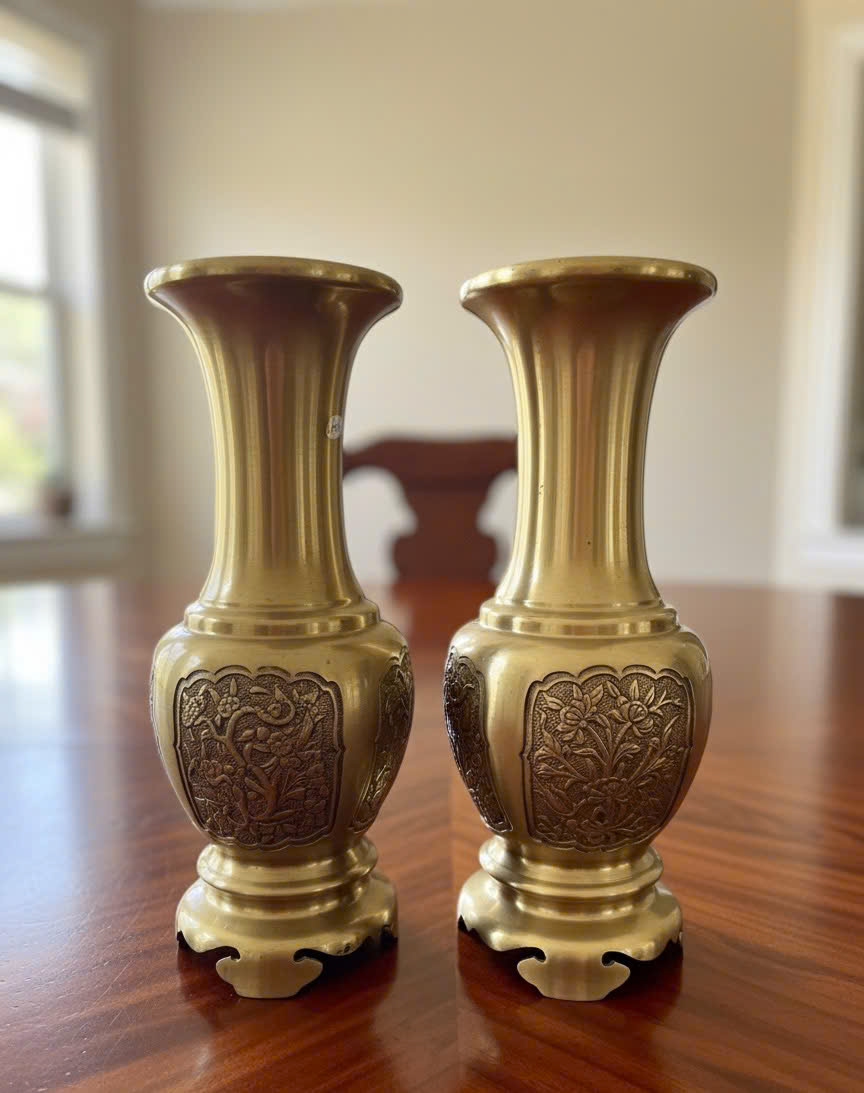 Đôi lọ hoa tứ quý đúc đồng vàng mộc 