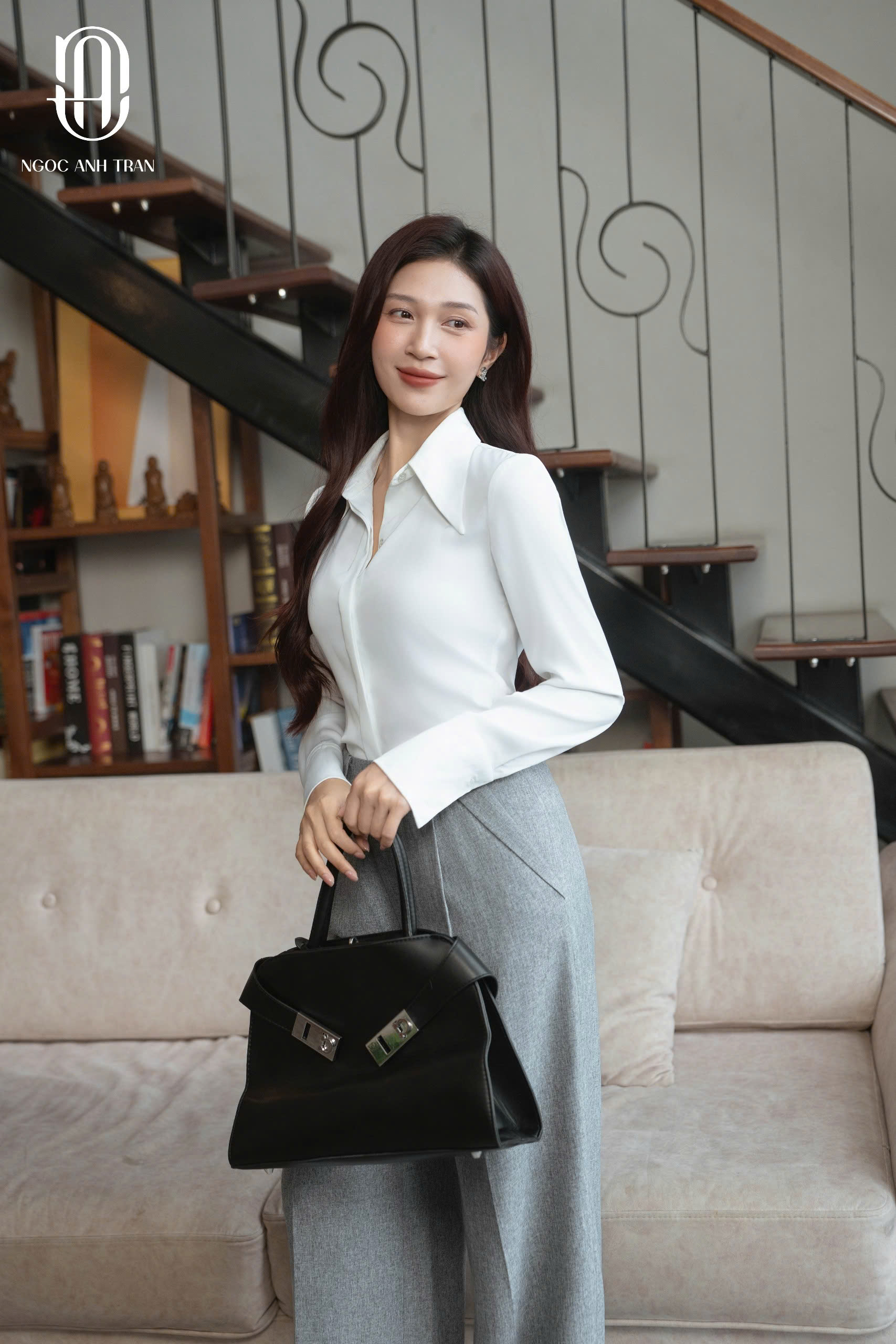 A262 - Sơ mi lụa cổ đức chiết eo trắng