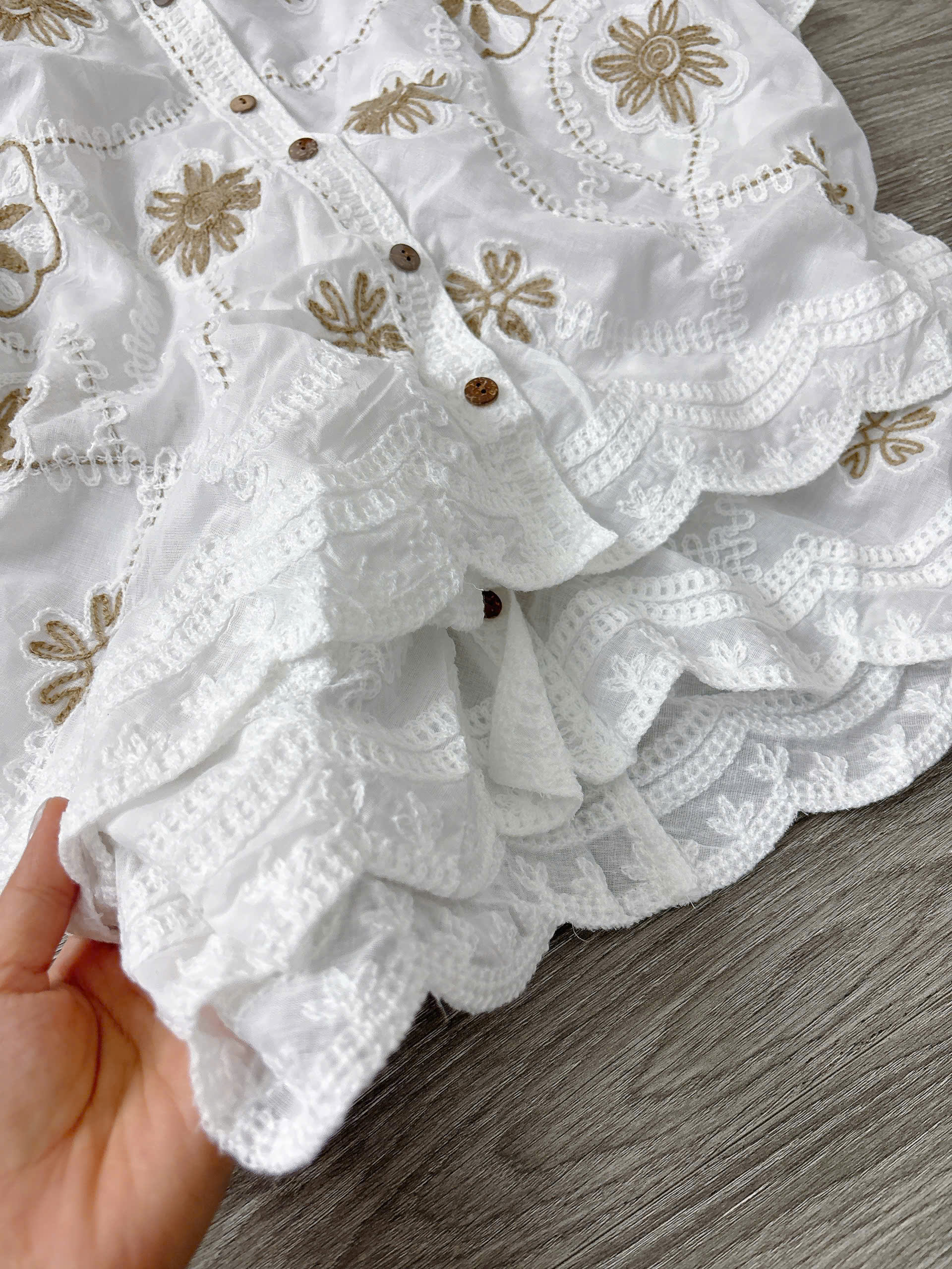 H73 ÁO SOMI TRẮNG THÊU HOA_thumbnail_6