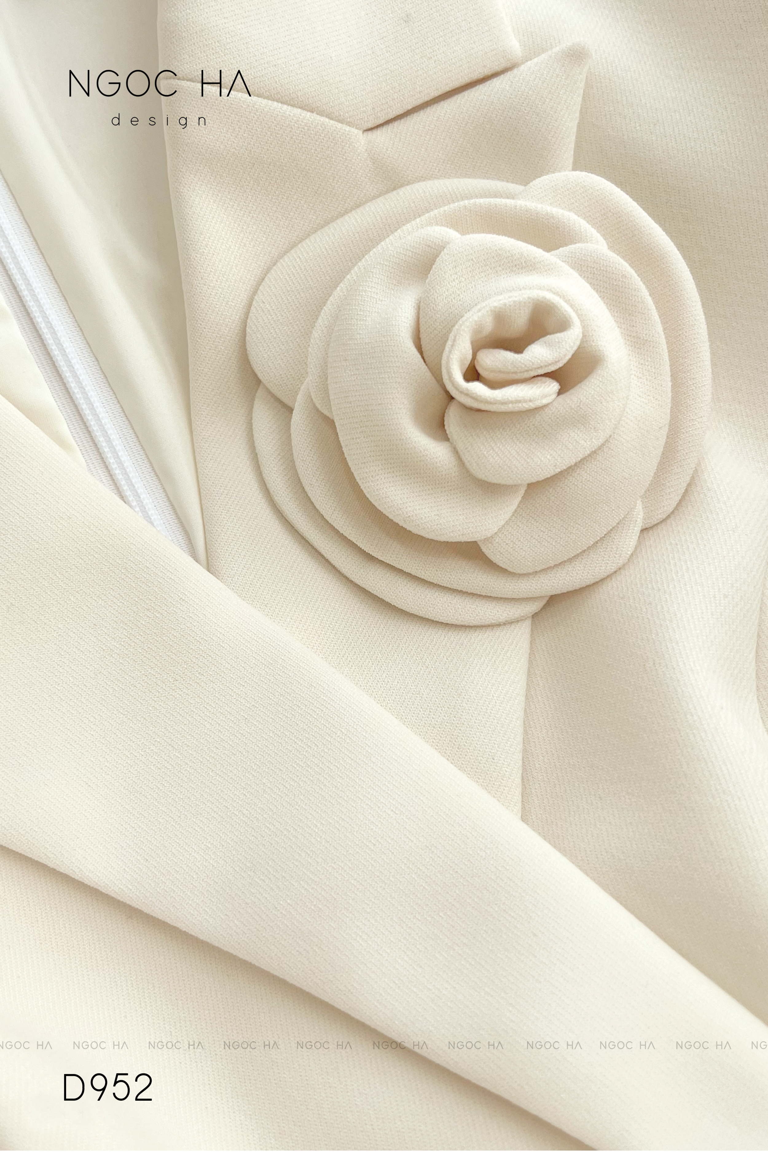 Louisa Dress_ Đầm Cổ Vest Cài Hoa Tùng May Gân Nổi Kèm Đai Màu Bee D952_thumbnail_5