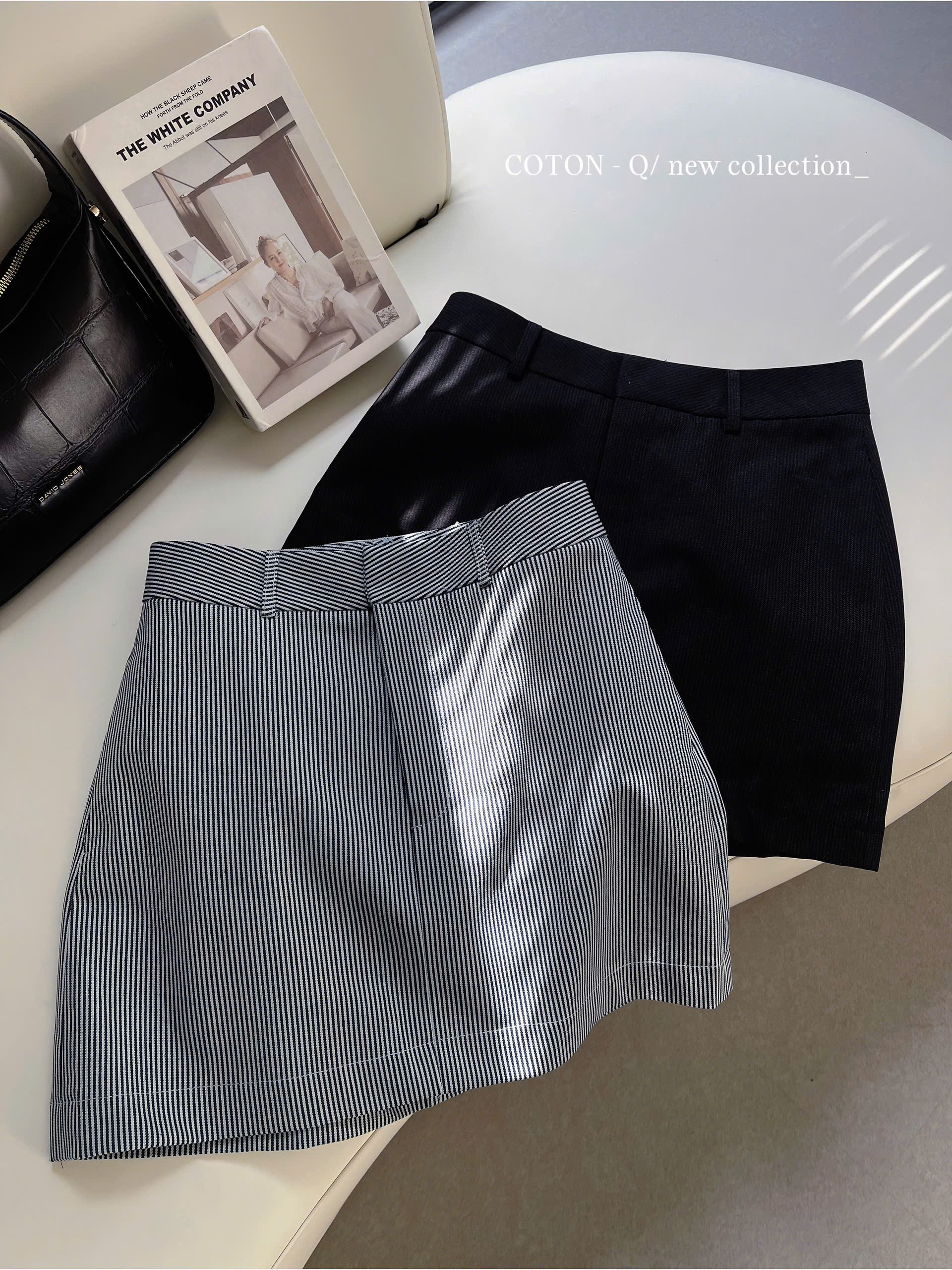 HS112 - Chân váy ngắn phối sọc ( NGẪU NHIÊN )