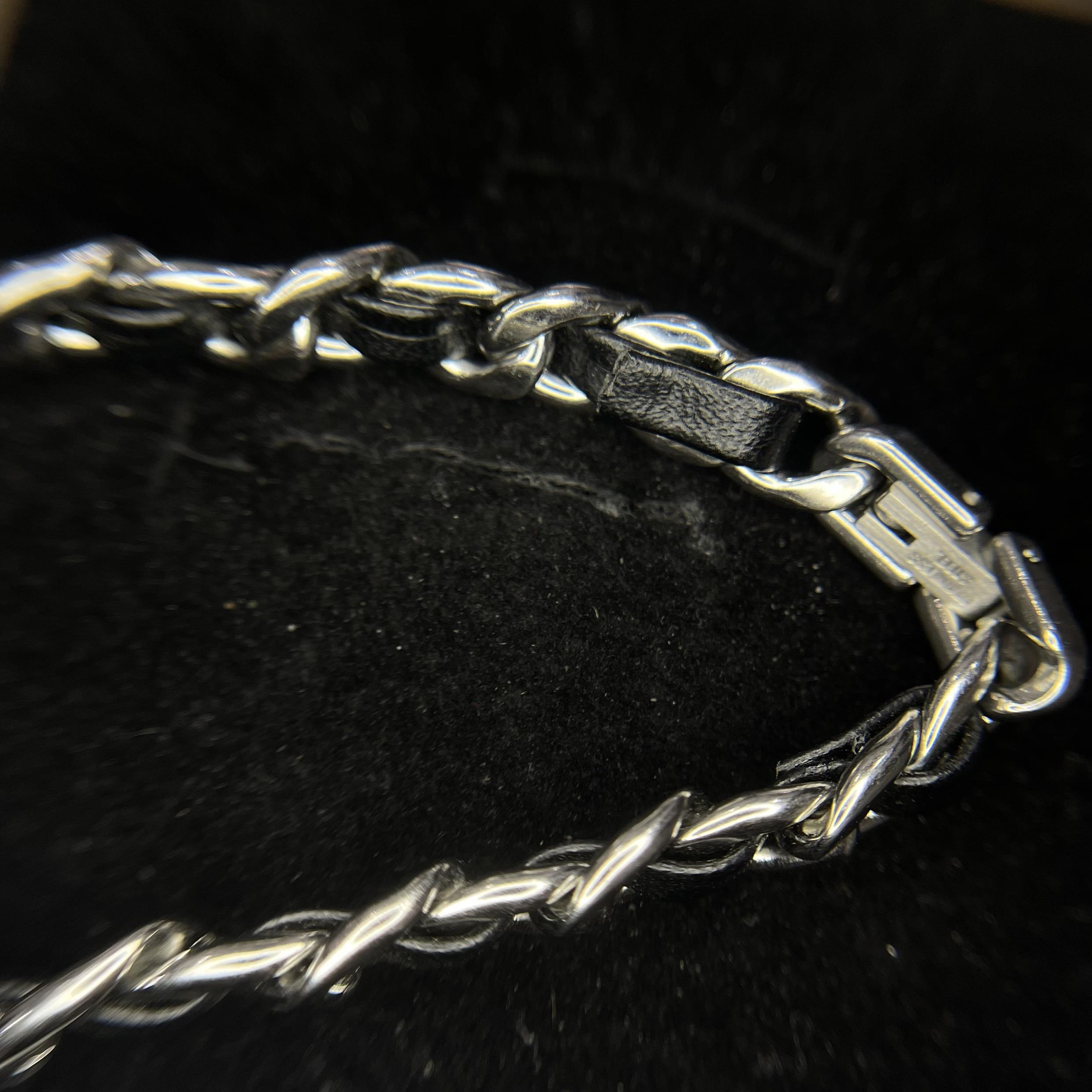 vòng tay xích kẹp dây da đen chất chơi người dơi