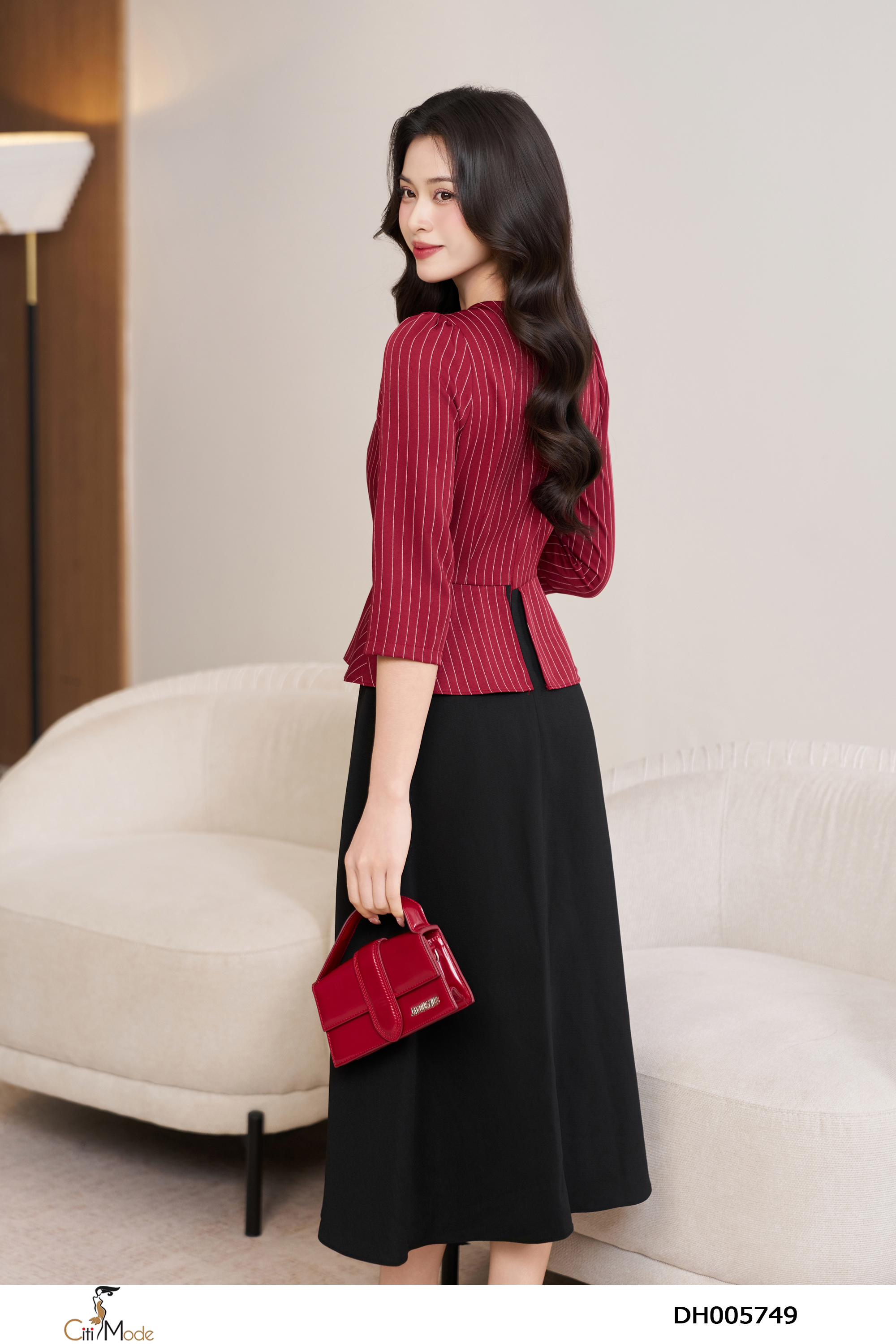 Đầm xòe liền peplum cách điệu cổ sam tay lỡ