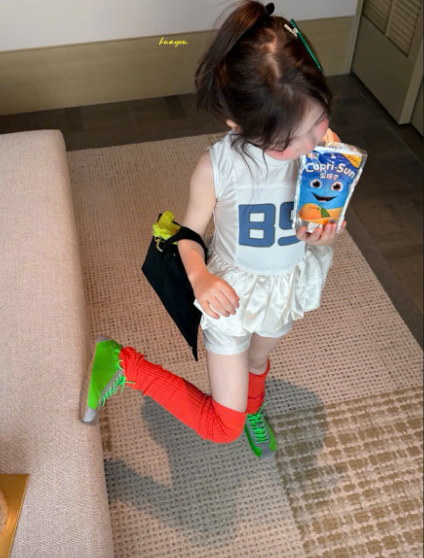 HY15 - Set sát nách thể thao B5 viền bèo bí kèm quần legging hãng Hua You