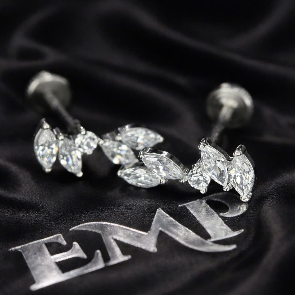 Khuyên kiểu titan 4 lá 1 đá giữa_thumbnail_3