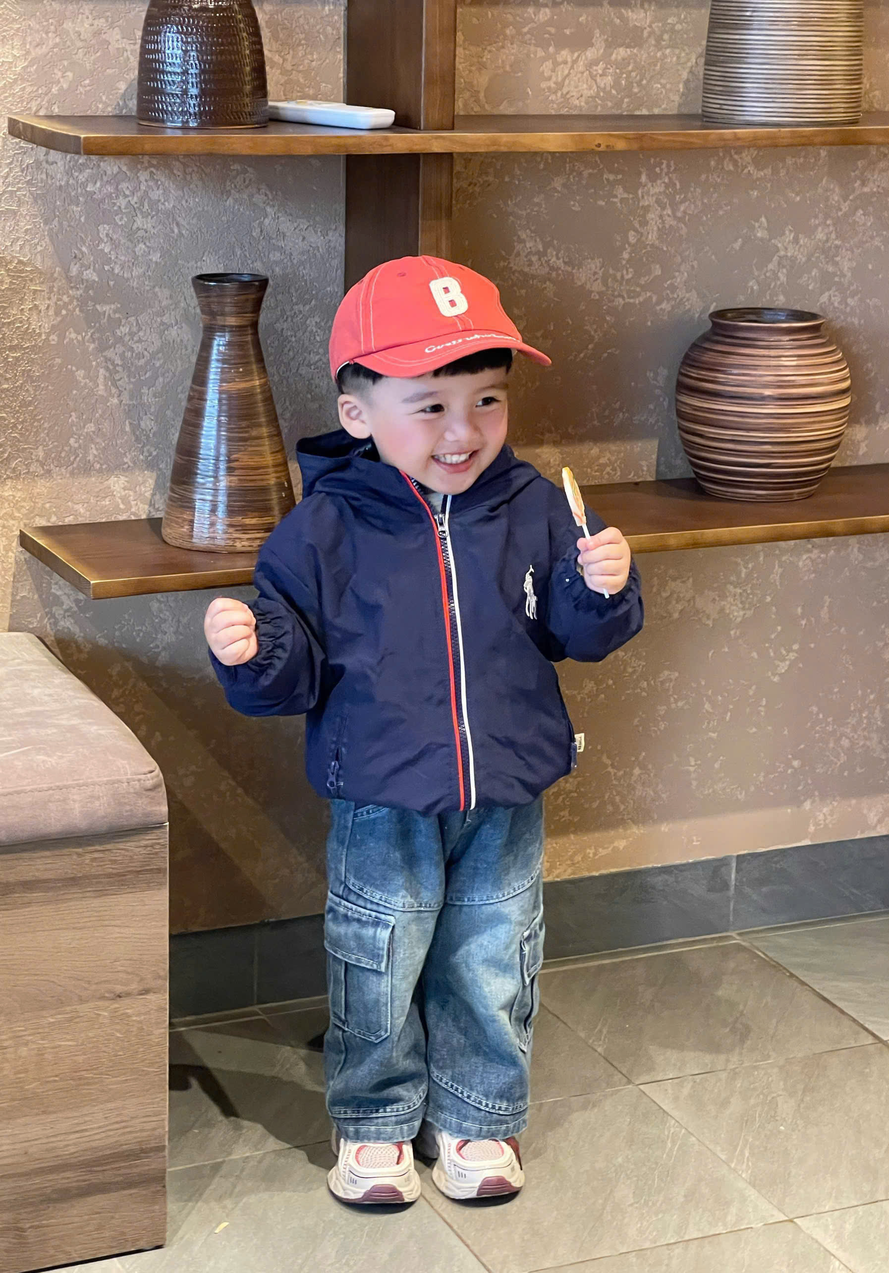 Q66 ÁO GIÓ LÓT LÔNG VIỀN ĐỎ TRẮNG- A106.250_thumbnail_2