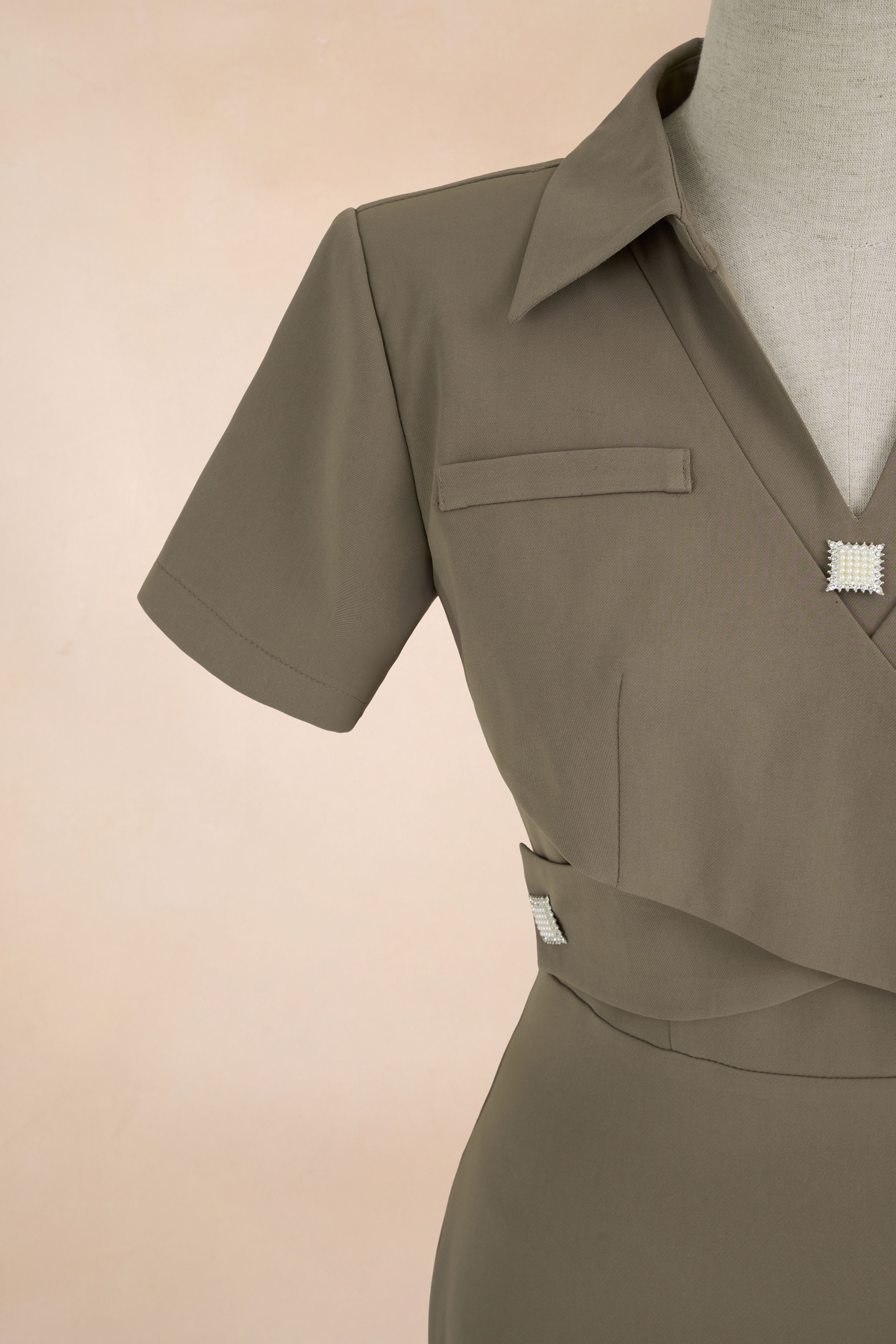 Đầm Bút Chì Suông Vạt Chéo Đính Đá_thumbnail_2