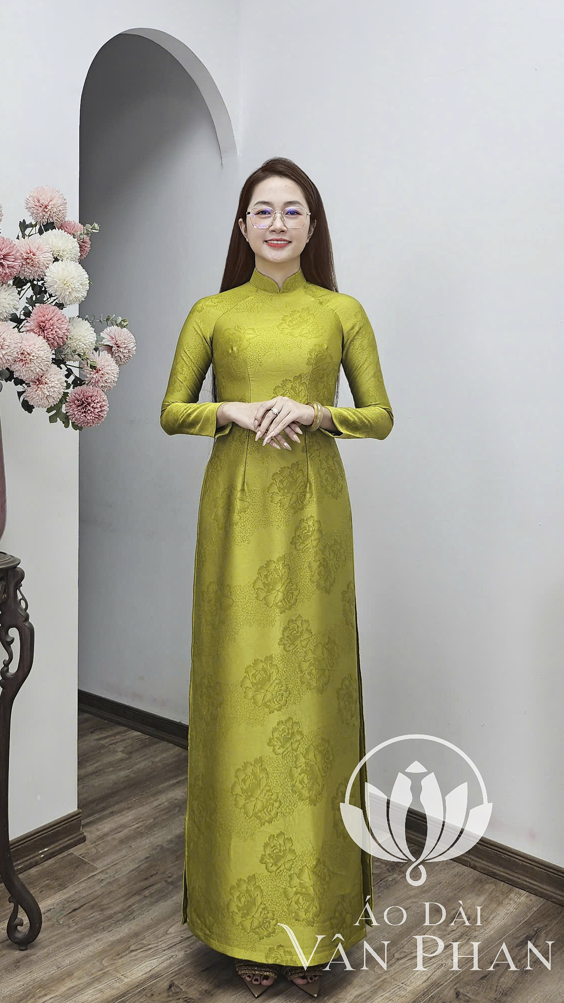 A3109 áo dài cổ 3p tay dài lụa dubai thiên sứ màu cốm