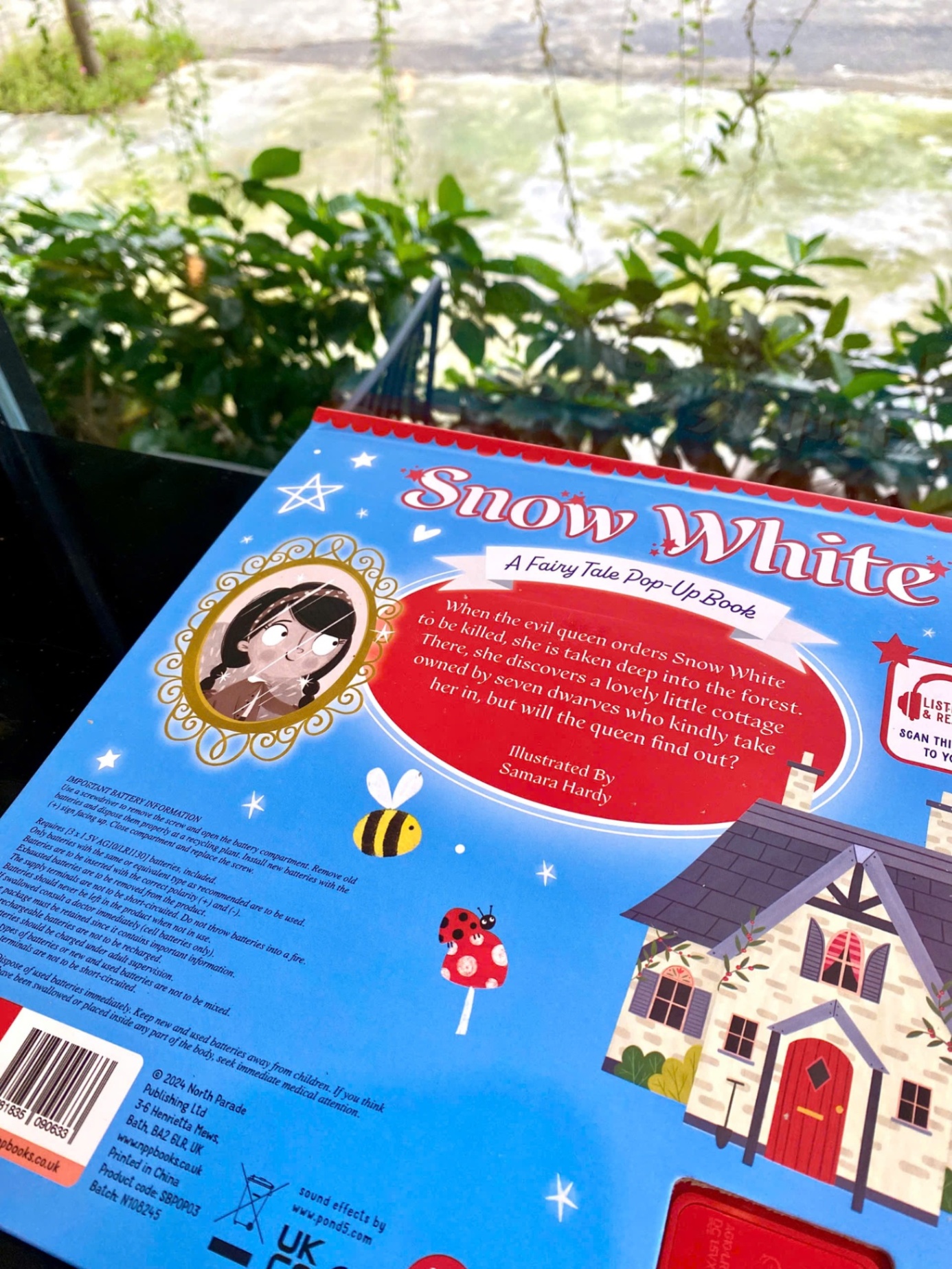 FAIRYTALES POP-UP SOUND BOOK: SNOW WHITE (North Parade)_thumbnail_8