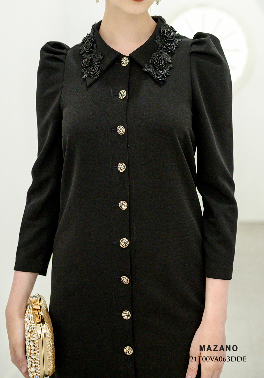 Đầm đen tay bồng cách điệu_thumbnail_4