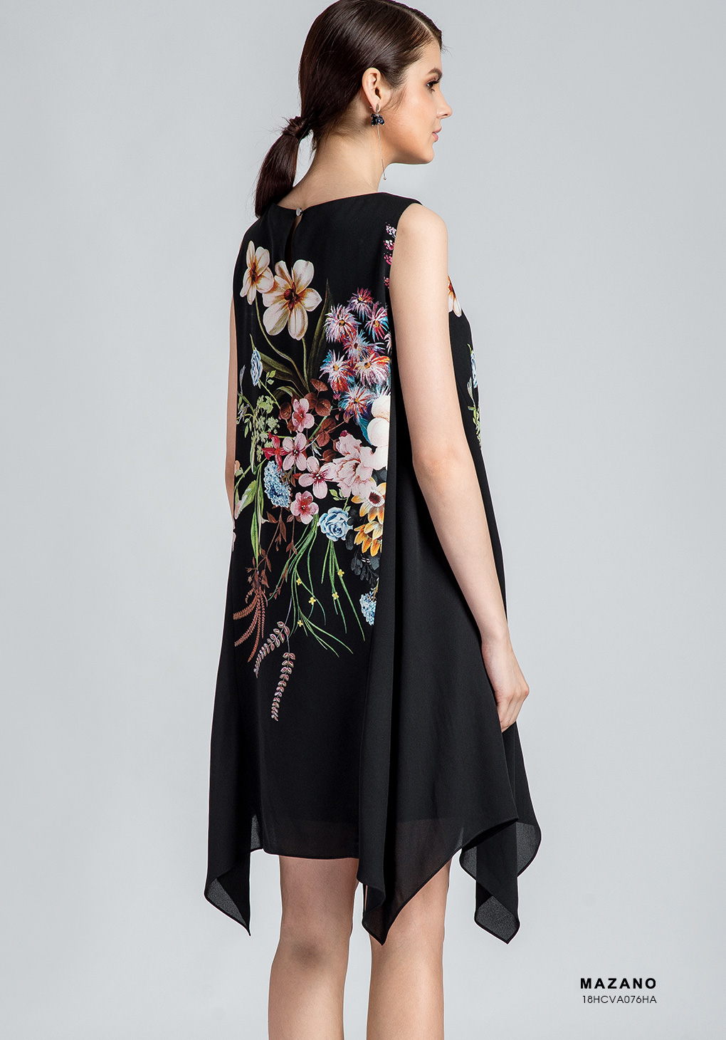 Váy đen hoa xòe sát tay_thumbnail_1