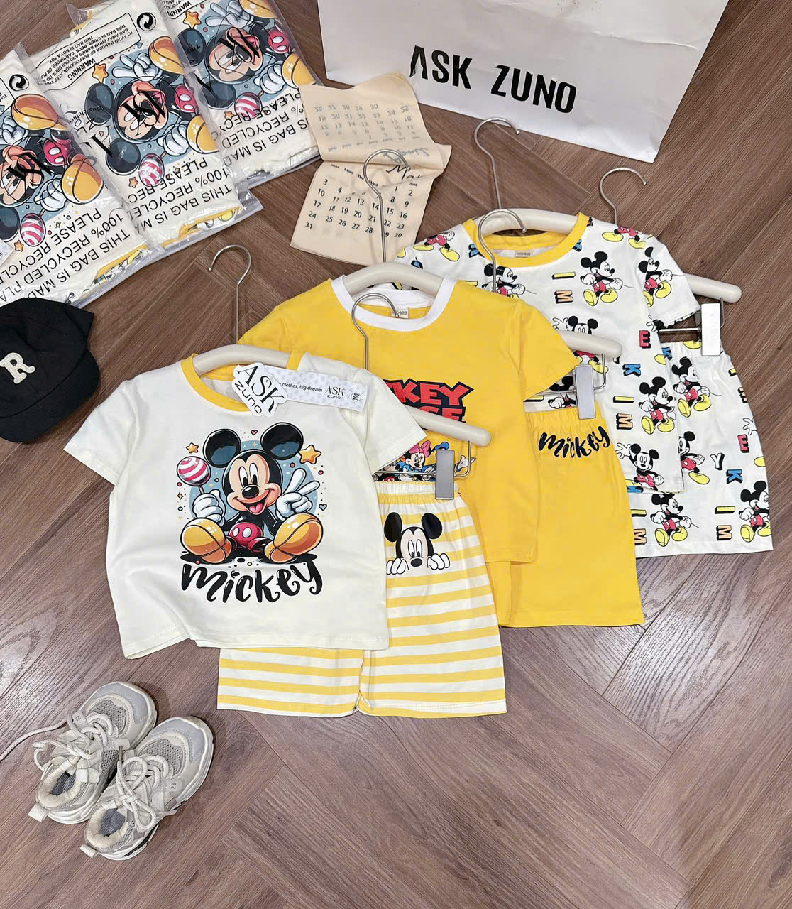 H31 SET 3 BỘ CỘC MICKEY CẦM KẸO DƠ HI- A100.335