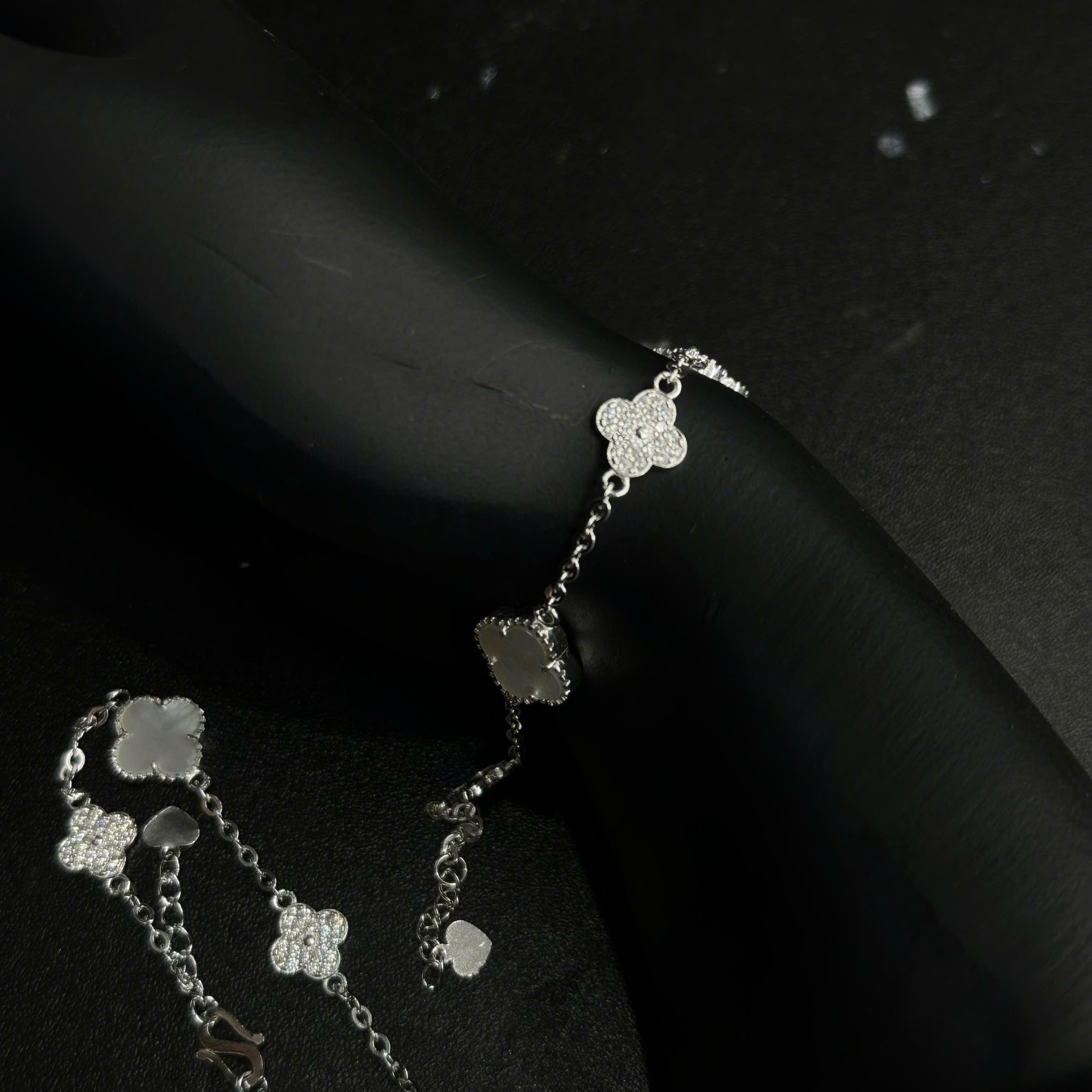 Vòng tay bạc van cleef đá xà cừ xen kẽ đá kim cương_thumbnail_4