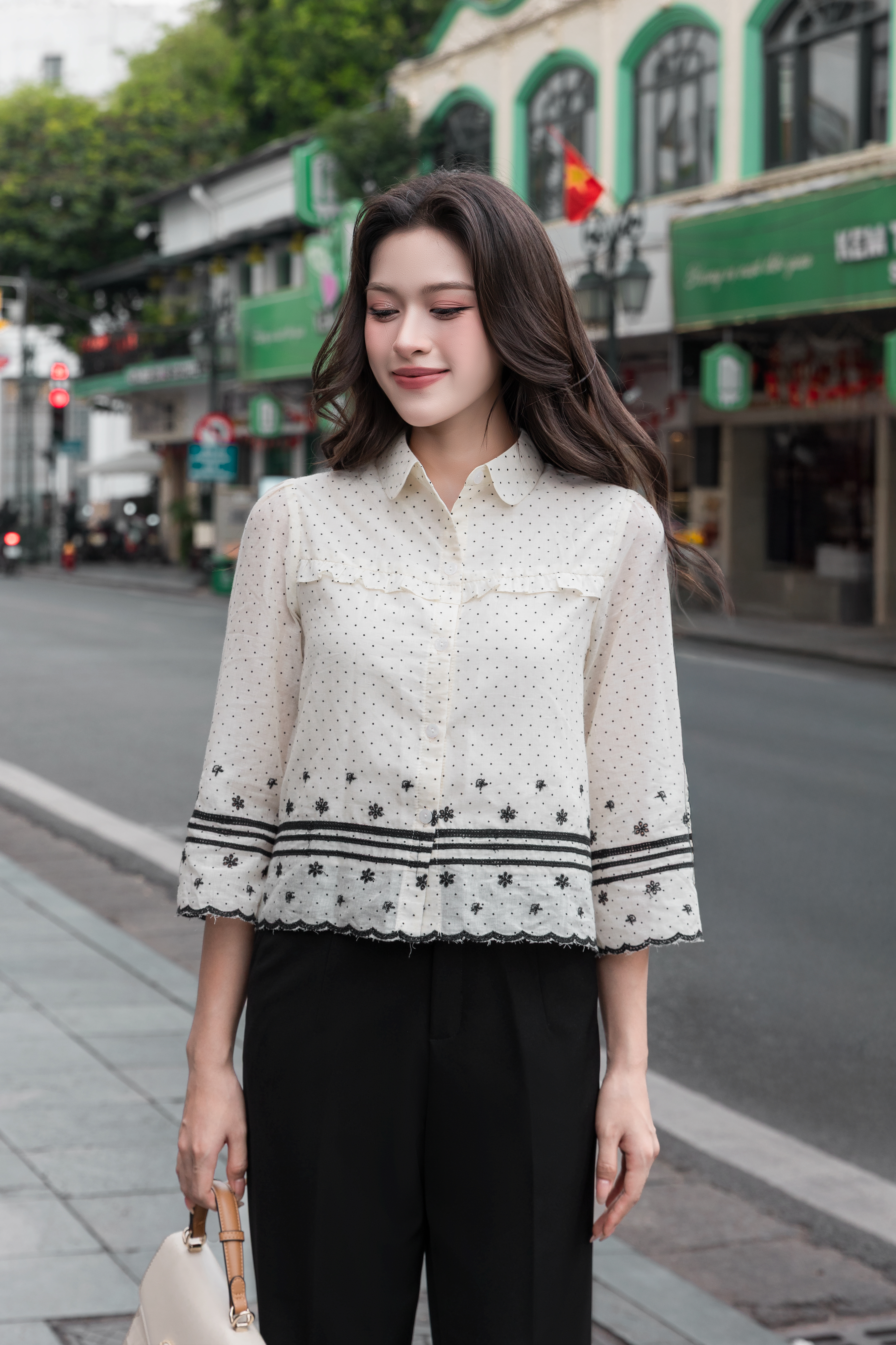 Áo sơ mi chấm bi kem A4210_thumbnail_4