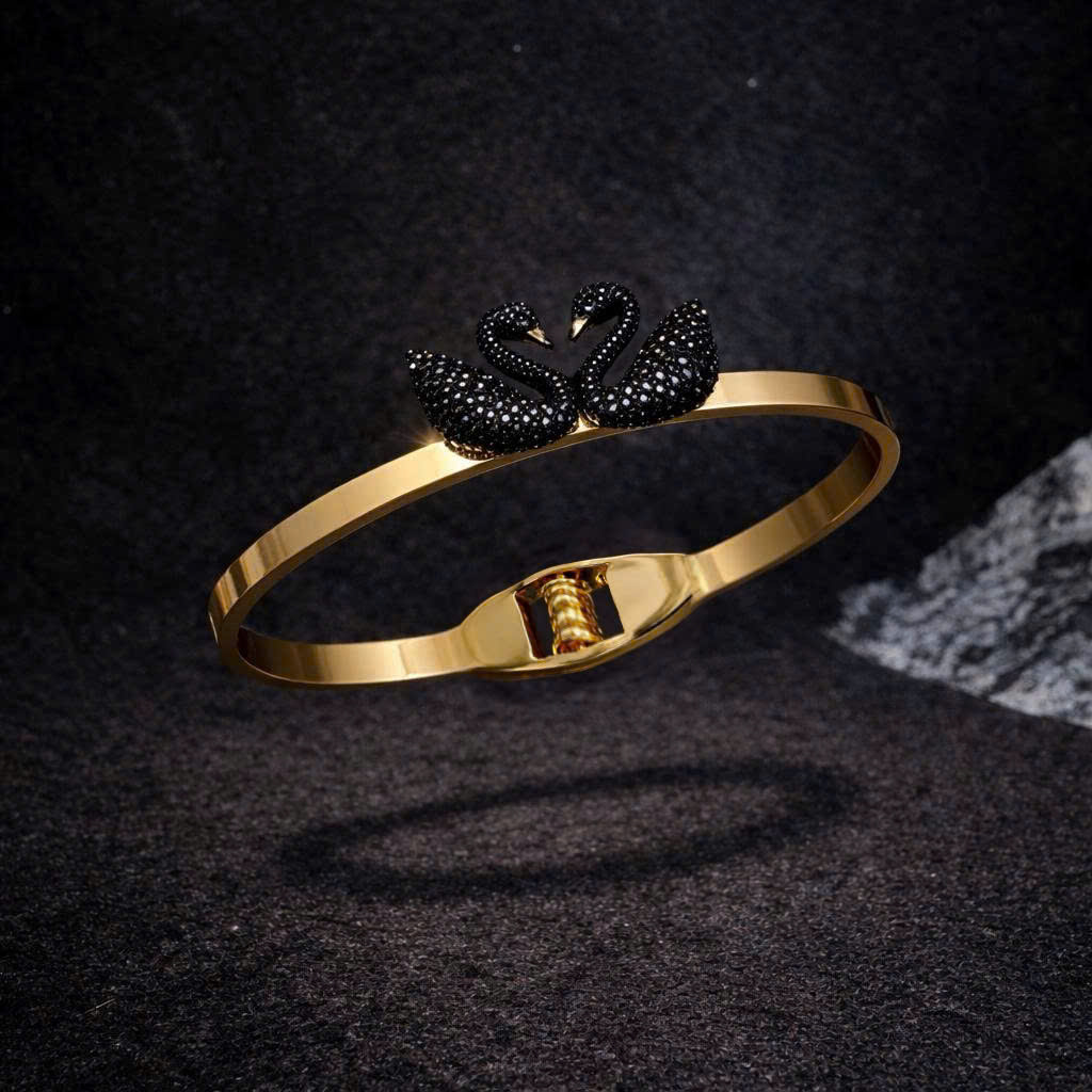 Vòng tay titan cuff vàng thiên nga đen_thumbnail_3