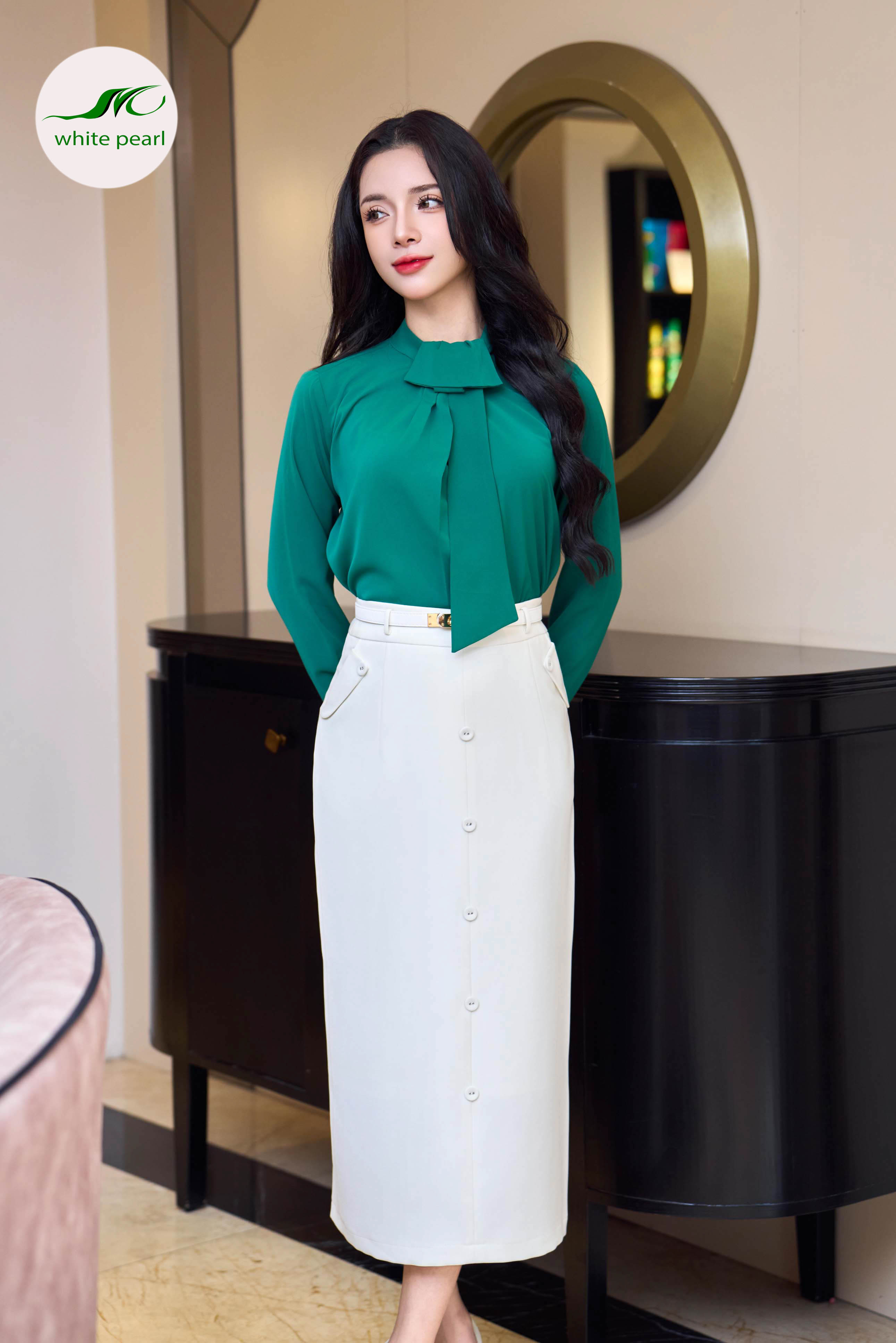 Chân váy thời trang ôm suông nắp túi chéo thời trang công sỏ White Pearl_thumbnail_2