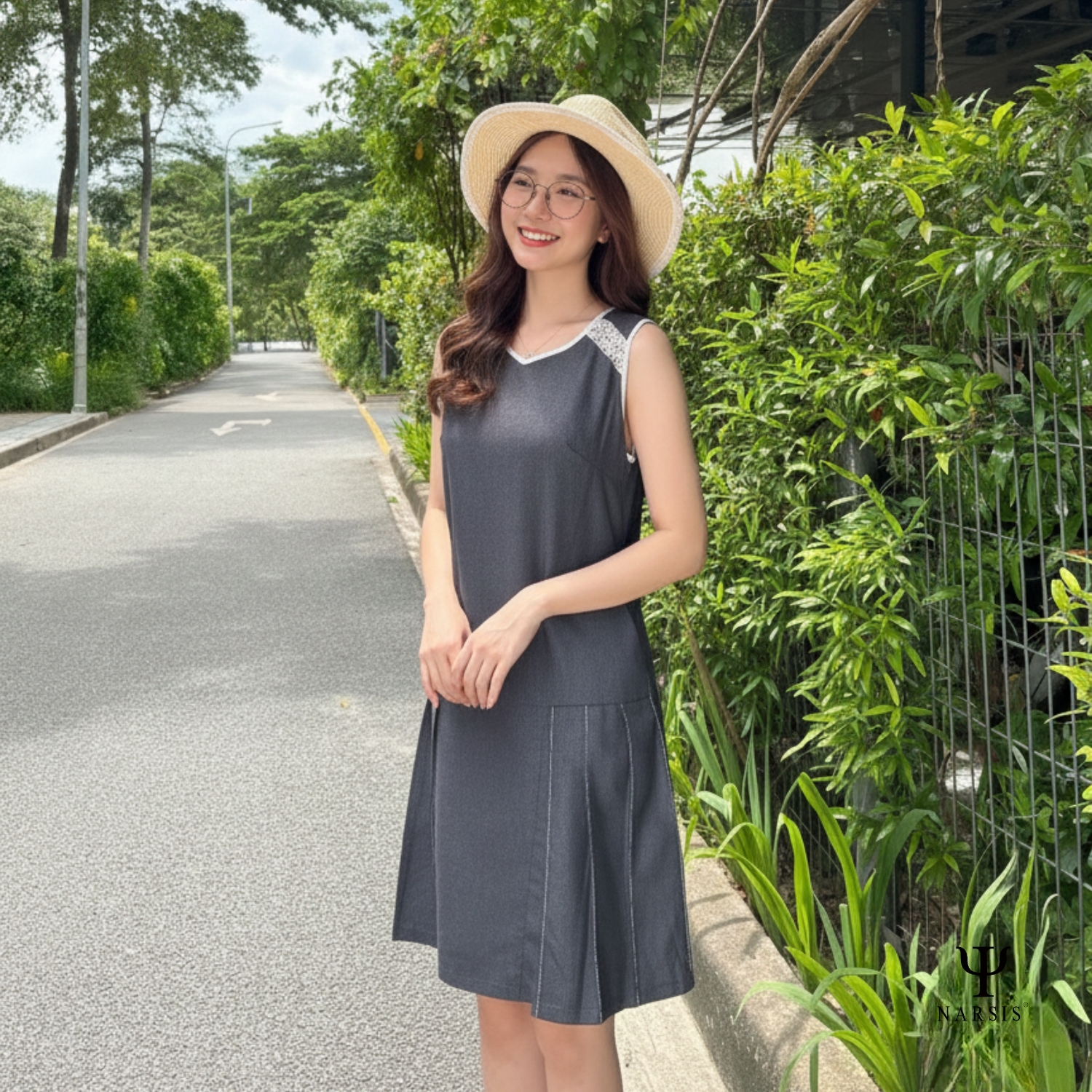 Váy Bò Nữ Narsis B7007 Màu Xanh Đen, Phối Ren, Chất Liệu Mềm Mịn, Thoáng Mát, Trẻ Trung, Dễ Chịu_thumbnail_1