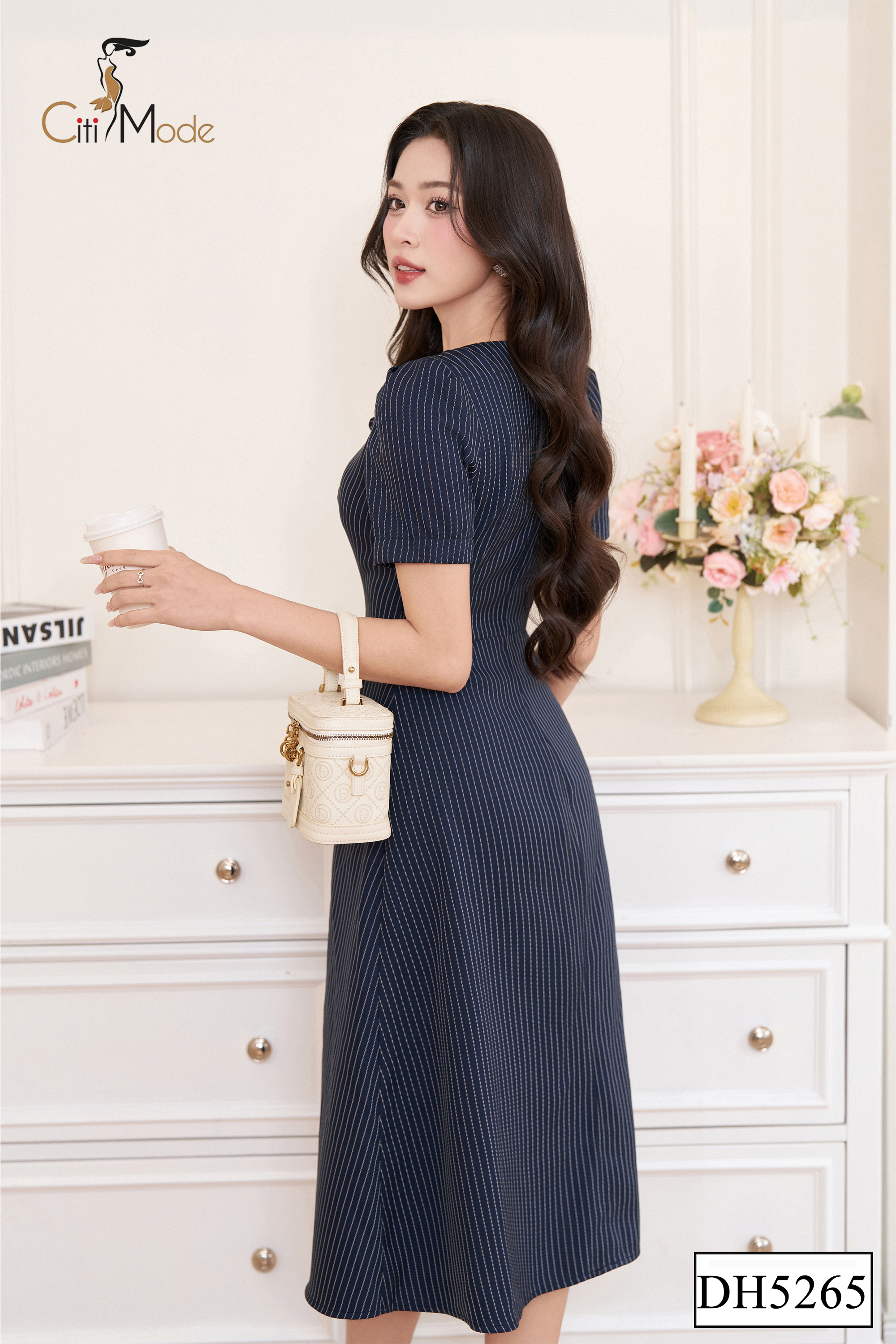 Đầm xoè peplum kẻ xanh cổ vuông phối trắng_thumbnail_2