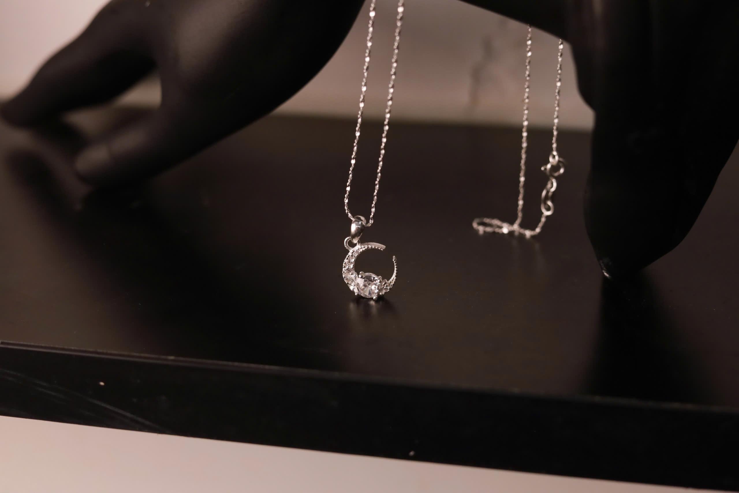 Vòng cổ bạc mặt trăng xi bạch kim dây xù mì_thumbnail_2