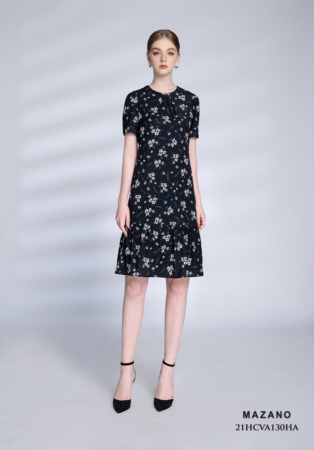 Váy suông đen họa tiết hoa nền chân_thumbnail_0