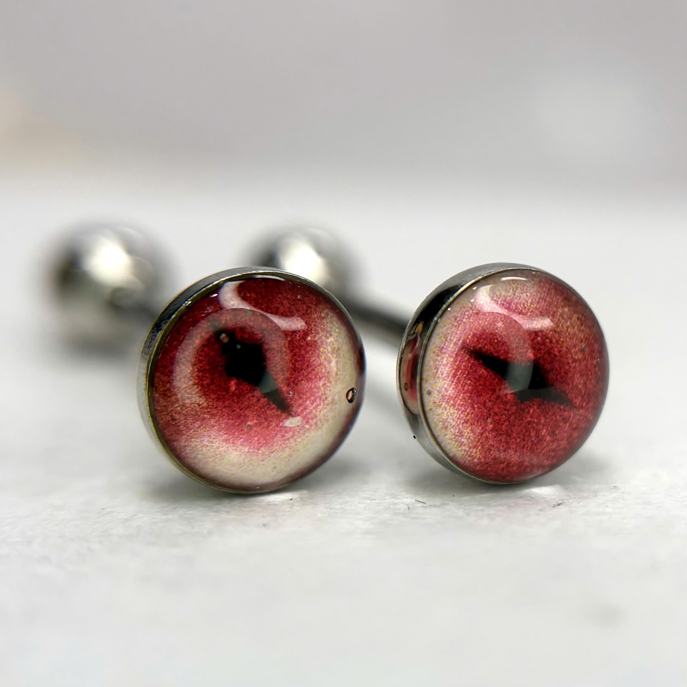 Khuyên lưỡi mắt đỏ