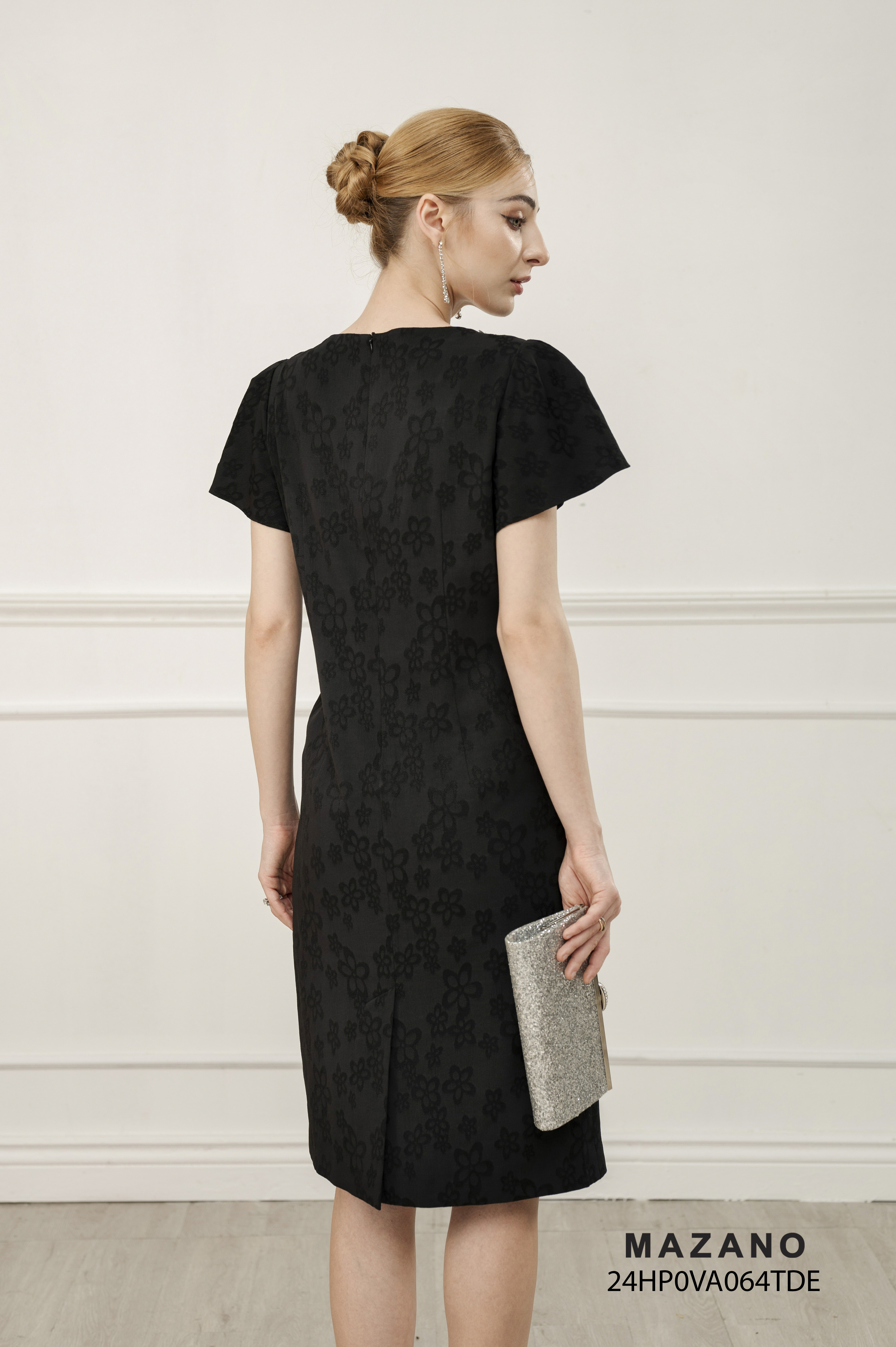 Váy Đầm suông vải thô Gấm mỏng Đính trang trí Cổ tròn vừa Tay ngắn Dài qua gối_thumbnail_4