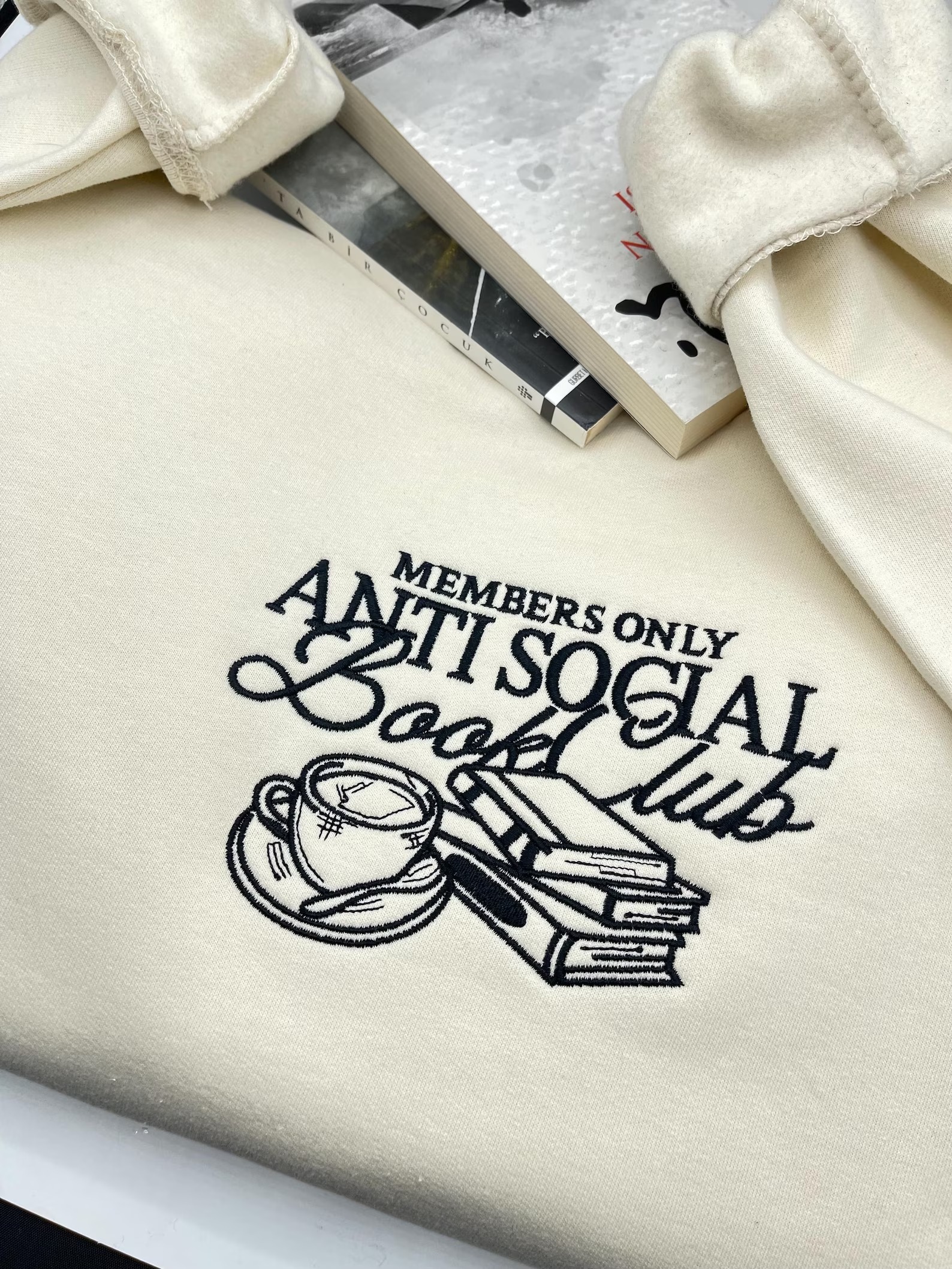 Embroidered Sweatshirt for Readers_thumbnail_2