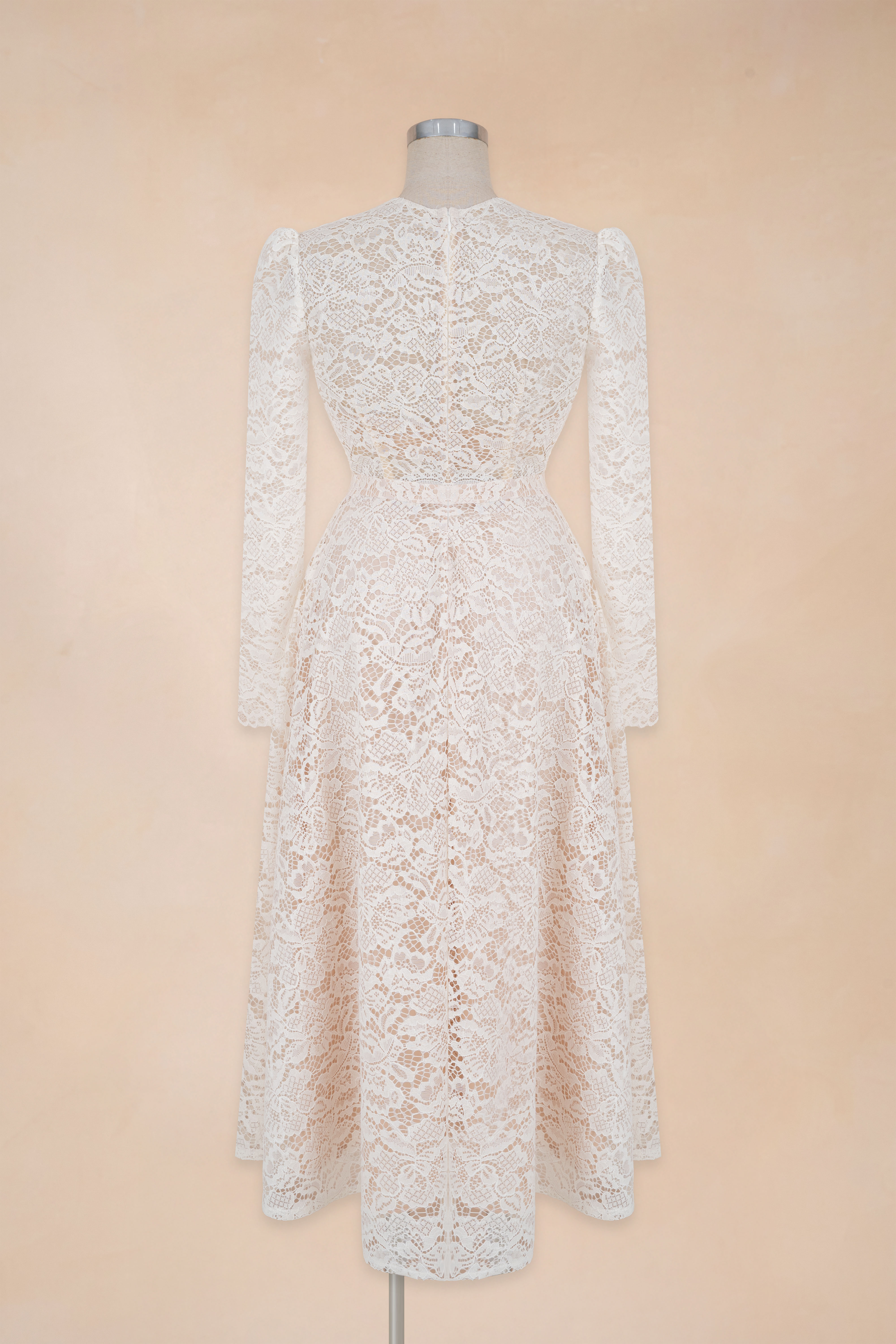 Đầm Xoè Ren Cổ V Phối Lưới Cổ