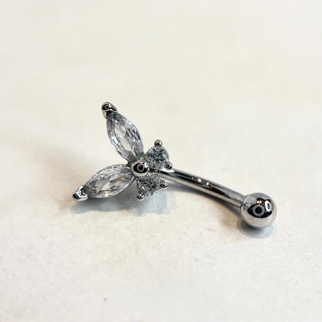 Khuyên banana kiểu bạc hình con bướm đính đá._thumbnail_3